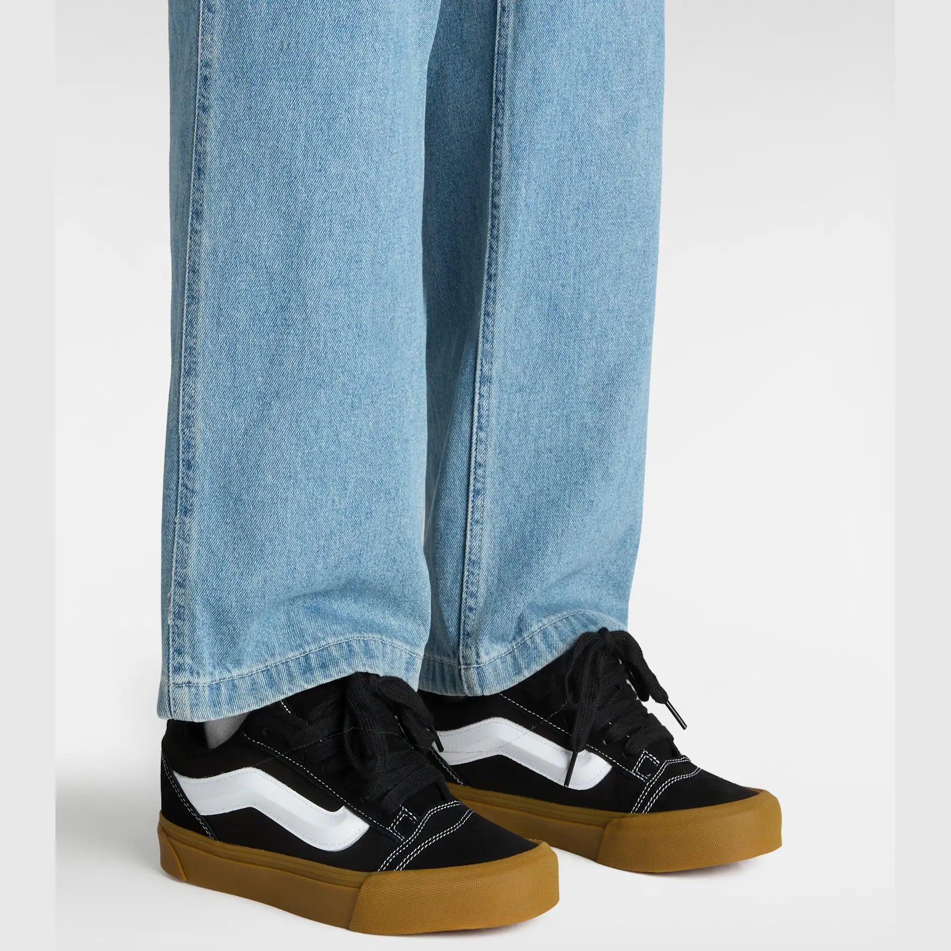 vans-knu-skool-black/gum-vn0009qcb9m1-5