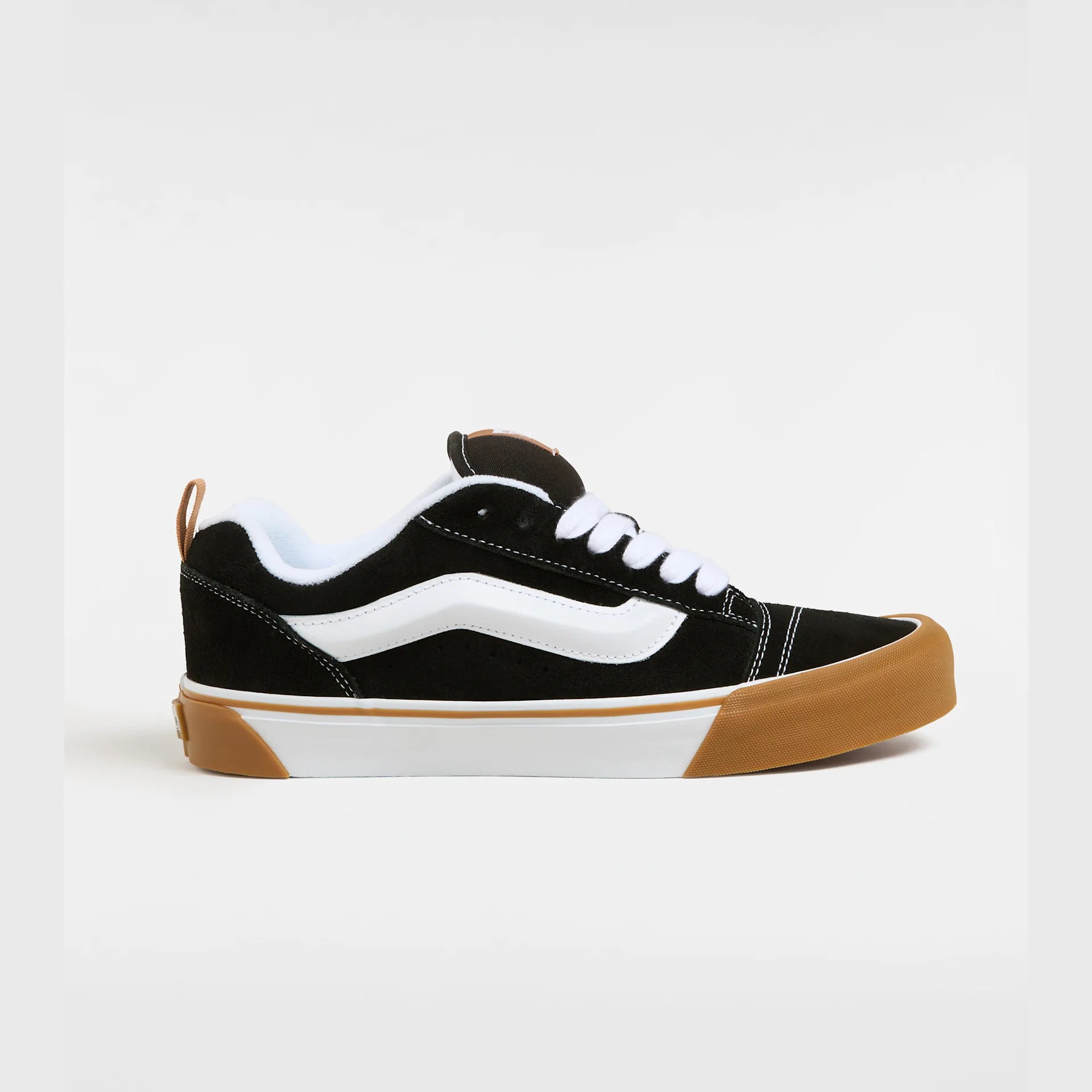 vans-knu-skool-gum-bumper-black-vn0009qccji1-1