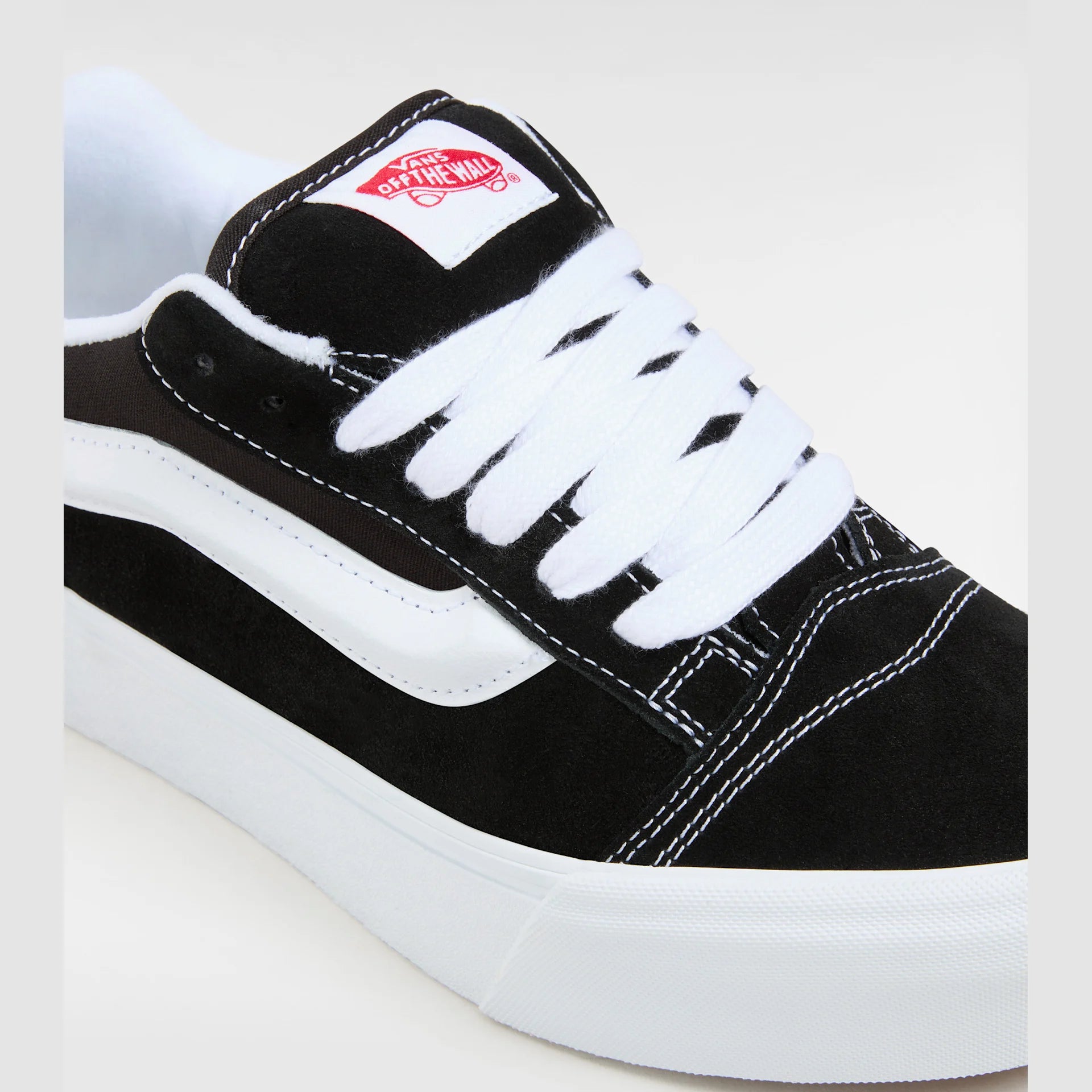 vans-knu-stack-black/true-white-vn000cp66bt1-5