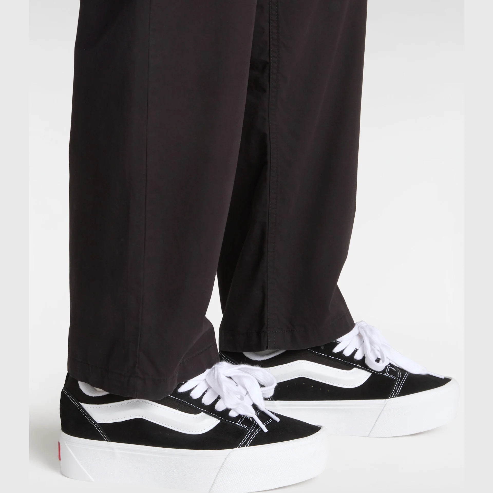 vans-knu-stack-black/true-white-vn000cp66bt1-6