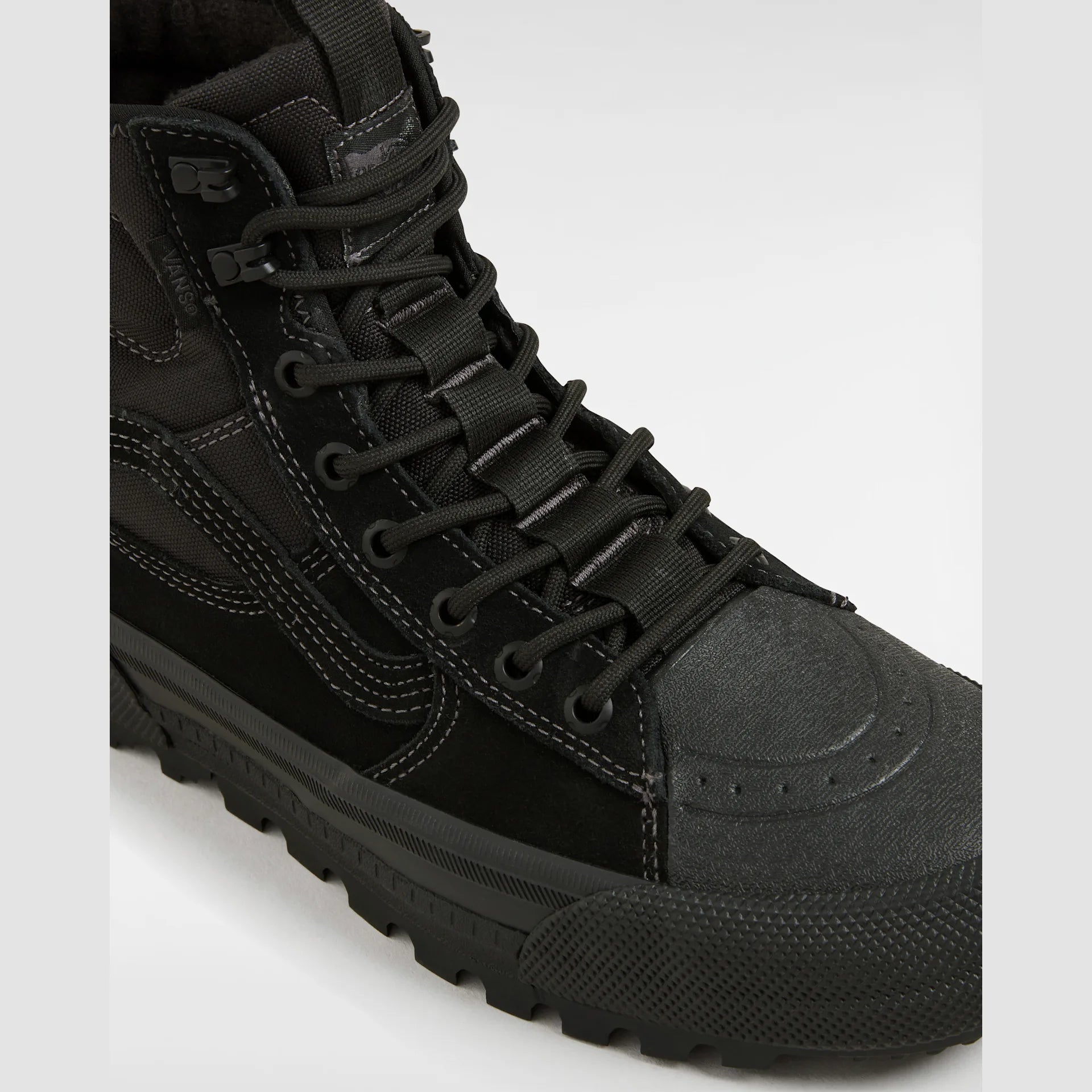 vans-mte-sk8-hi-gore-tex-blackout-vn000cvs1oj1-4