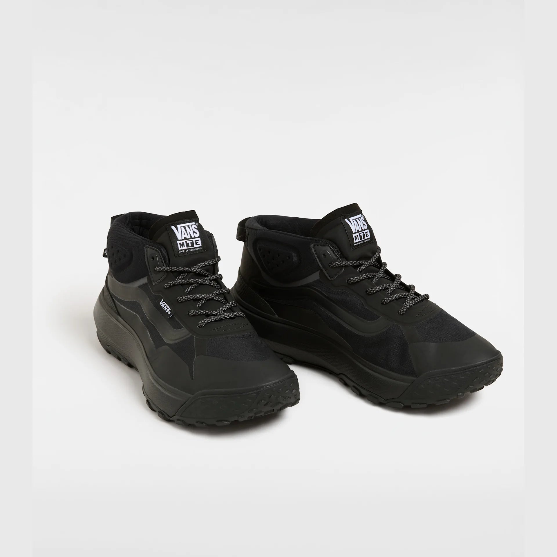 vans-mte-crosspath-mid-black/black-vn000cvvbka1-2