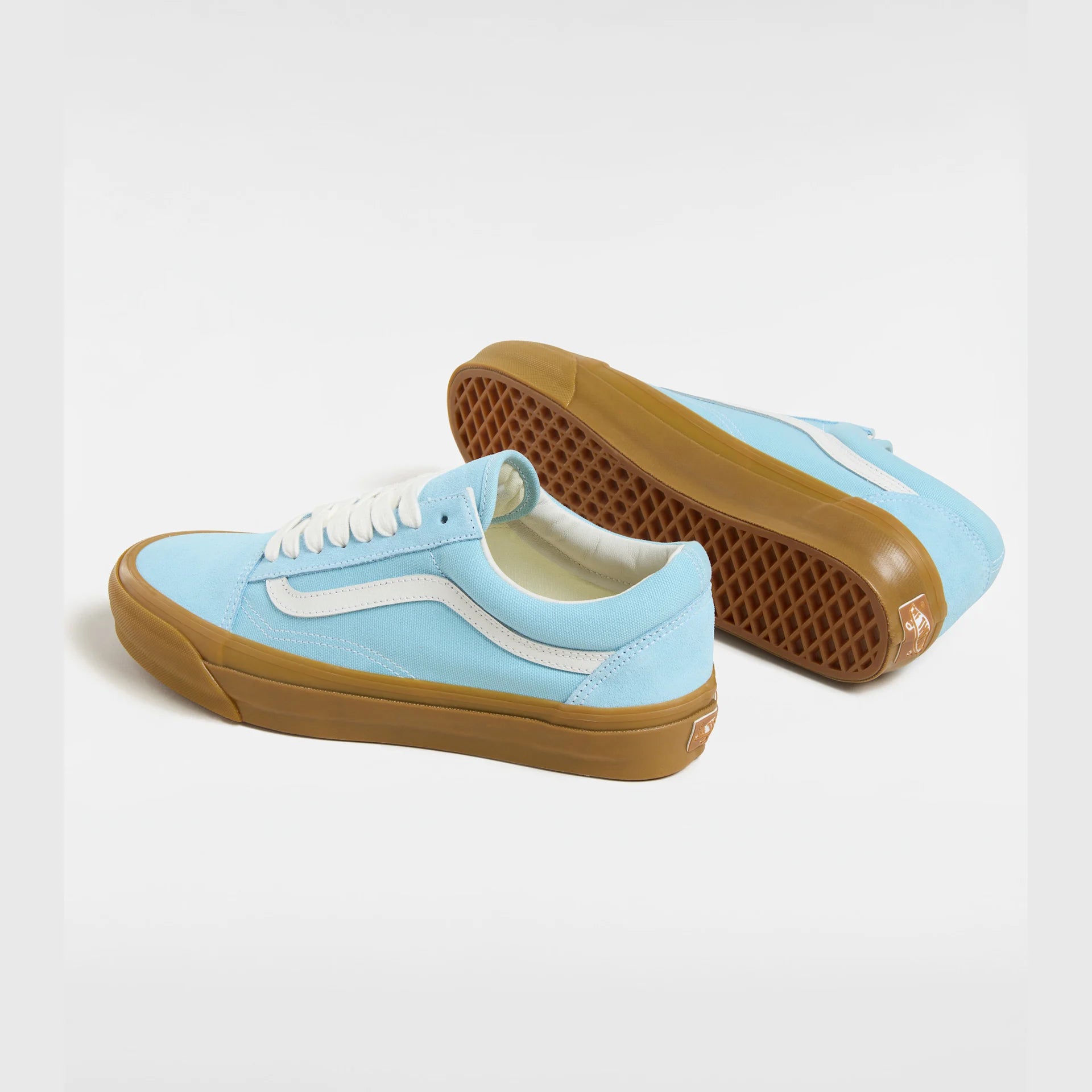 vans-lx-old-skool-gum-crystal-blue-vn000d56cau1-4