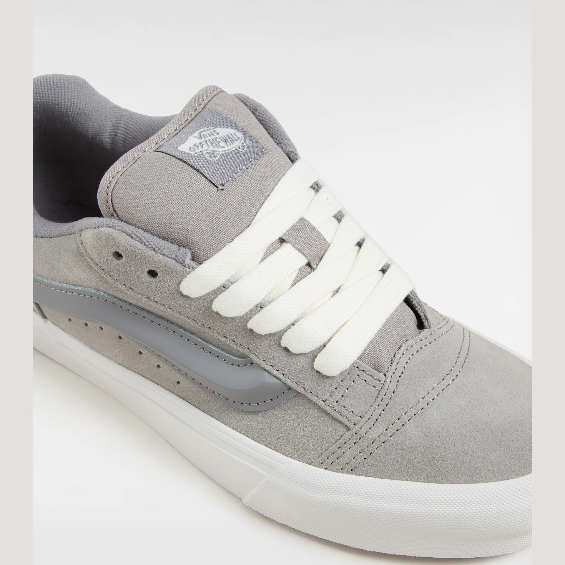 vans-knu-skool-suede-gray-vn000d6cbxc1-4