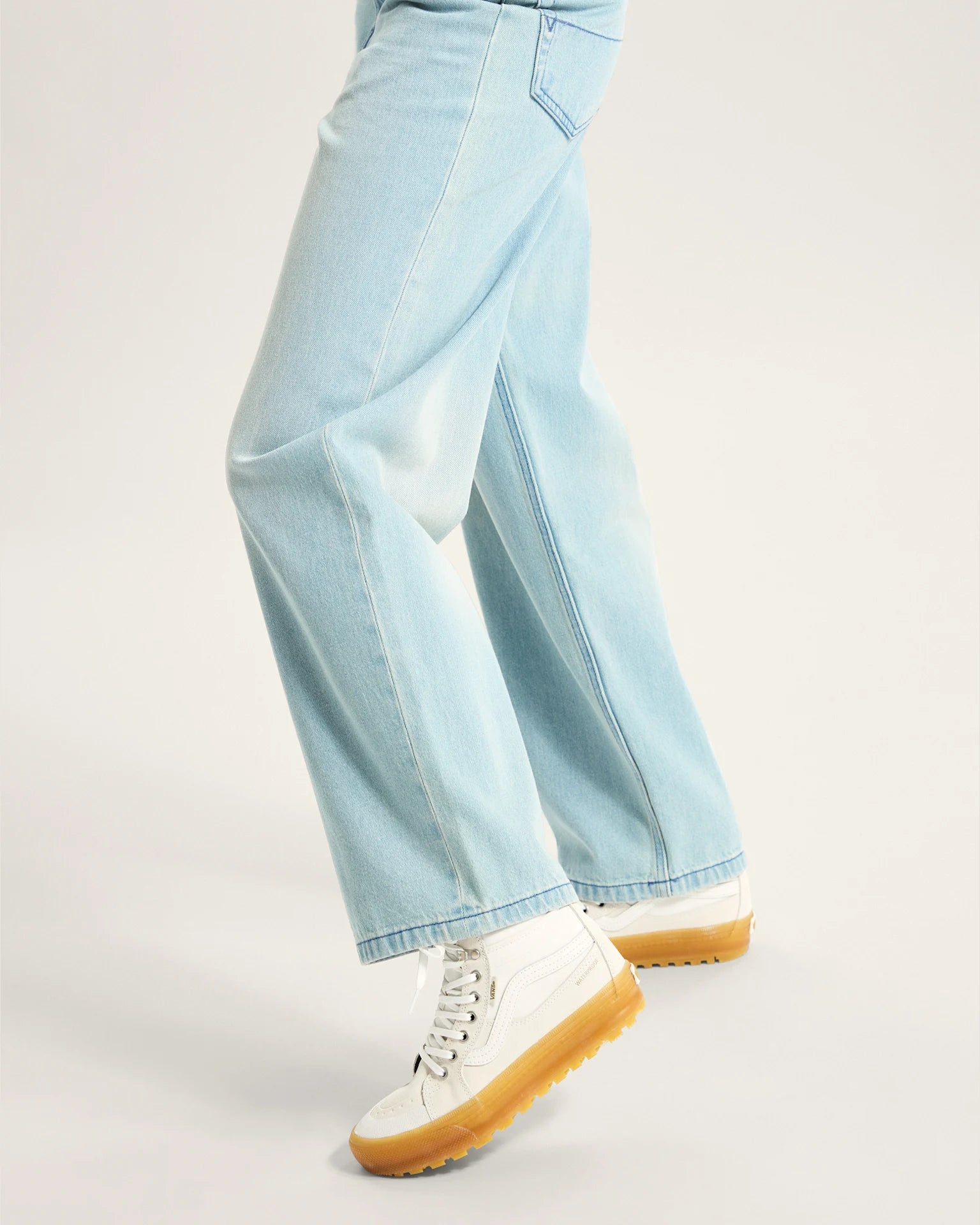 vans-mte-sk8-hi-waterproof-insulated-white/gum-vn000daq9dh1-5