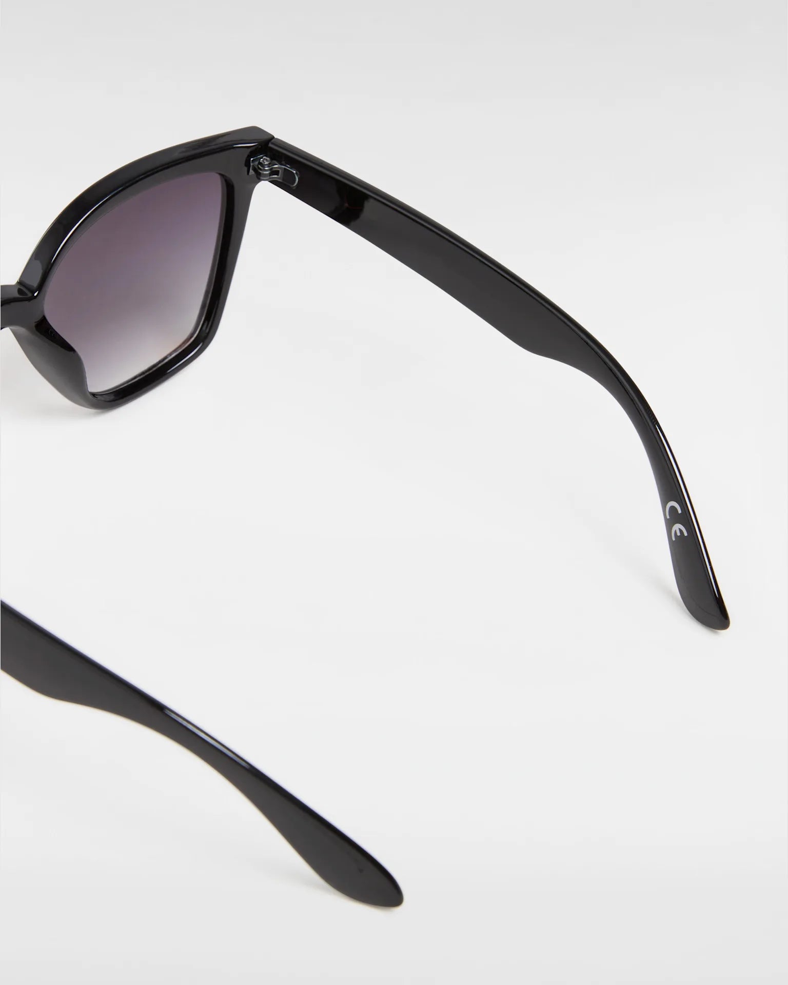 vans-hip-cat-sunglasses-black-vn000hedblk1-4
