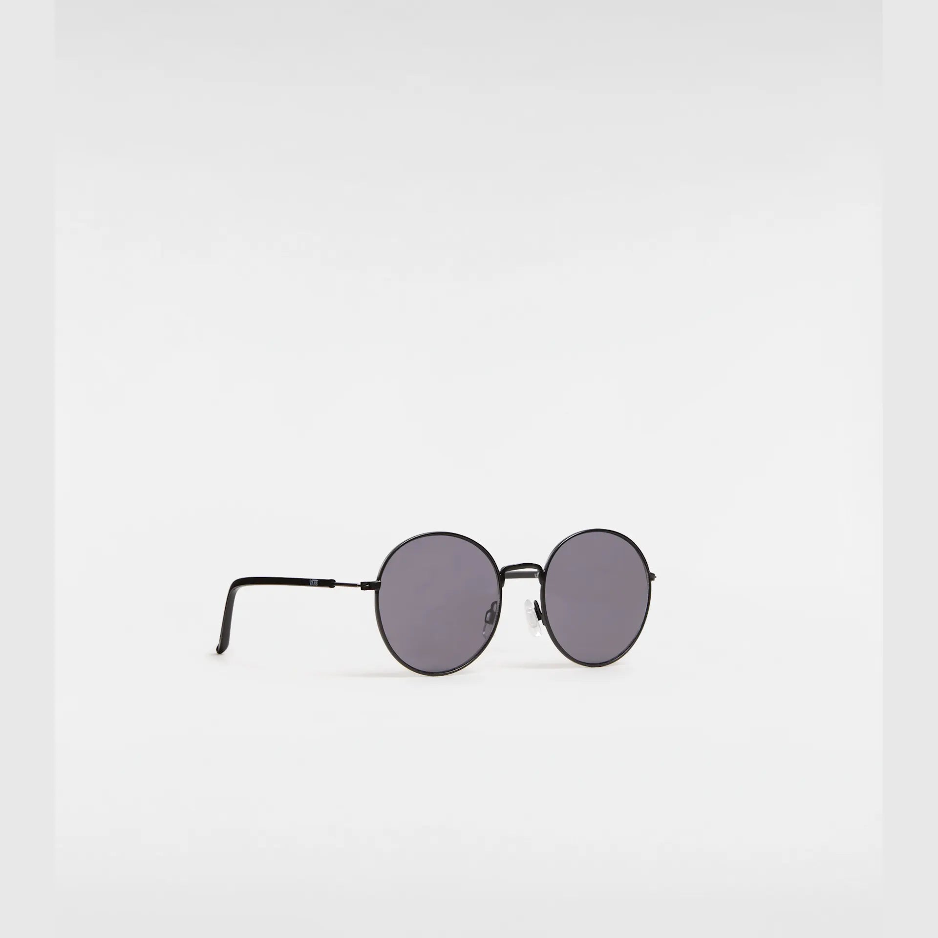 vans-leveler-sunglasses-black-vn000hefblk1-1