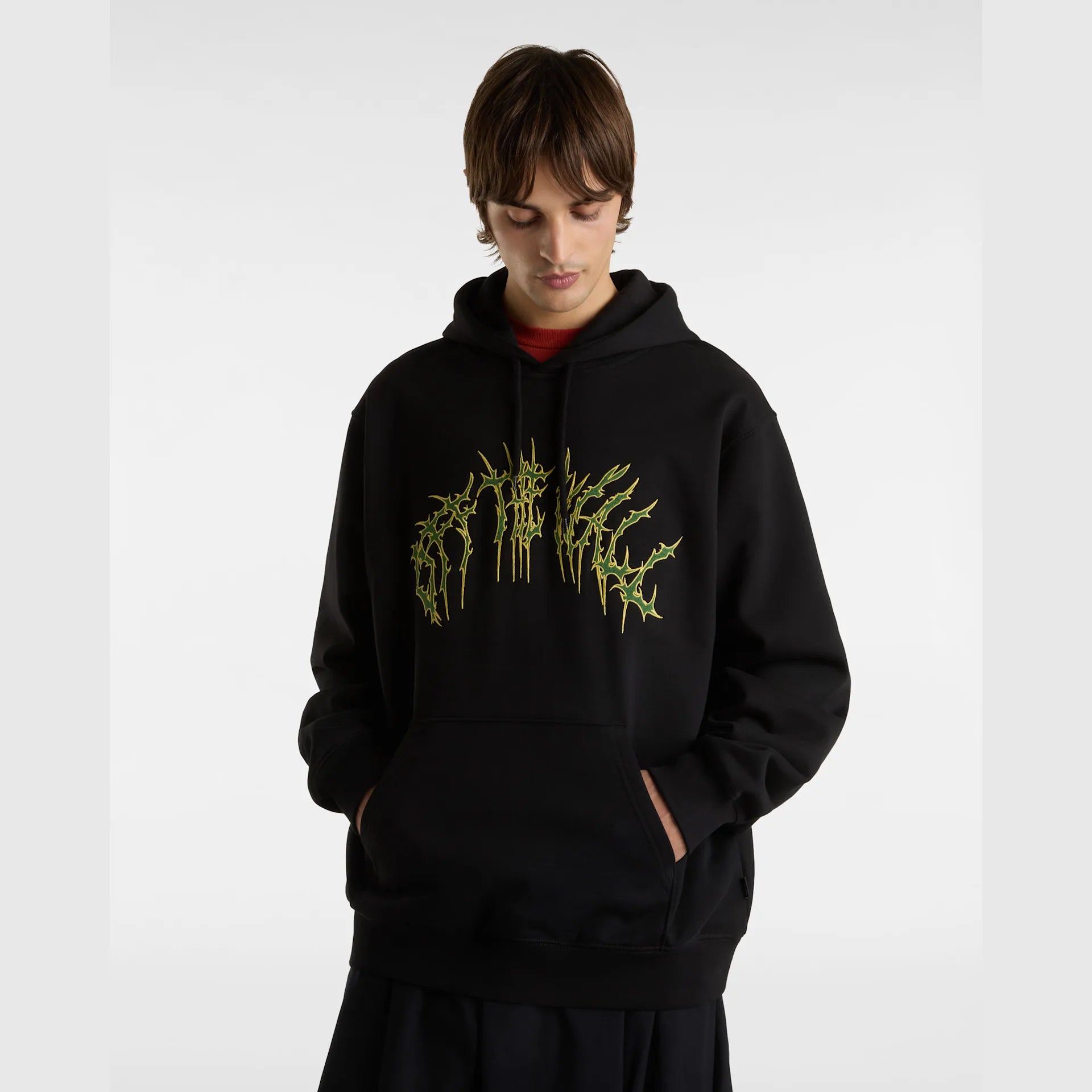 vans-metal-arch-pullover-black-vn000m1nblk1-3