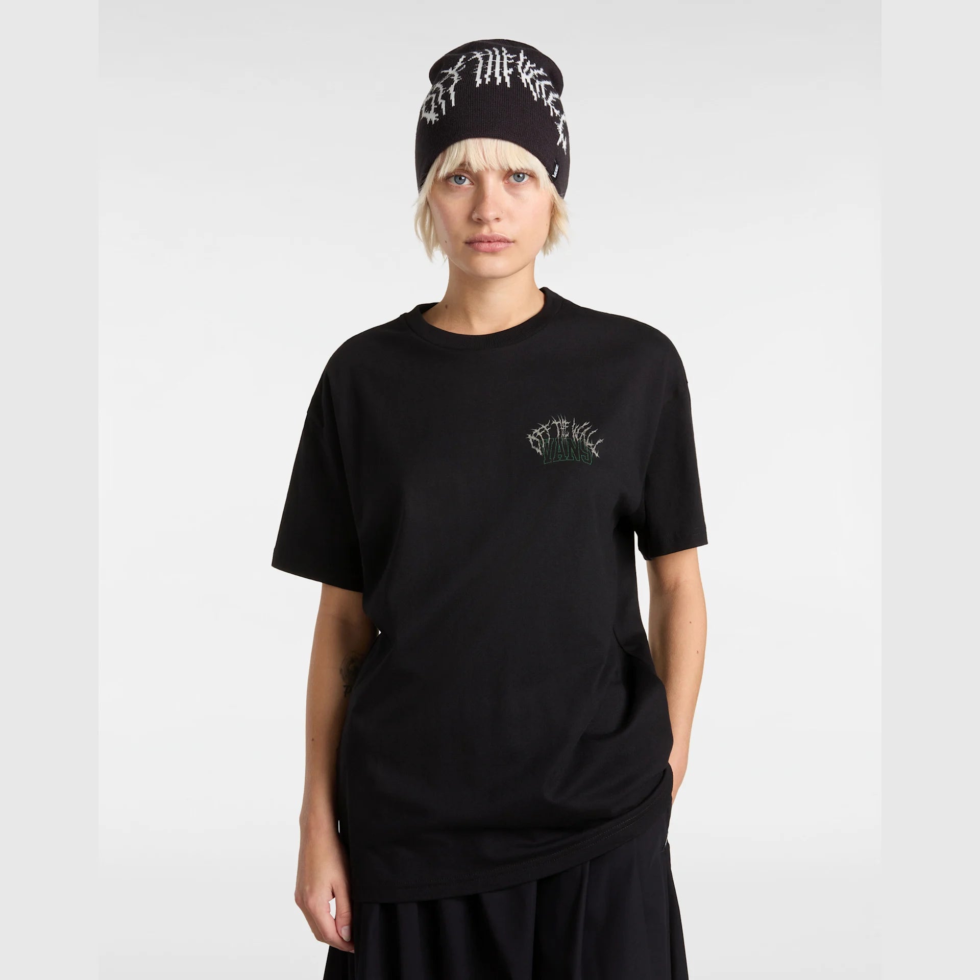 vans-metal-university-oversized-ss-black-vn000mcnblk1-3