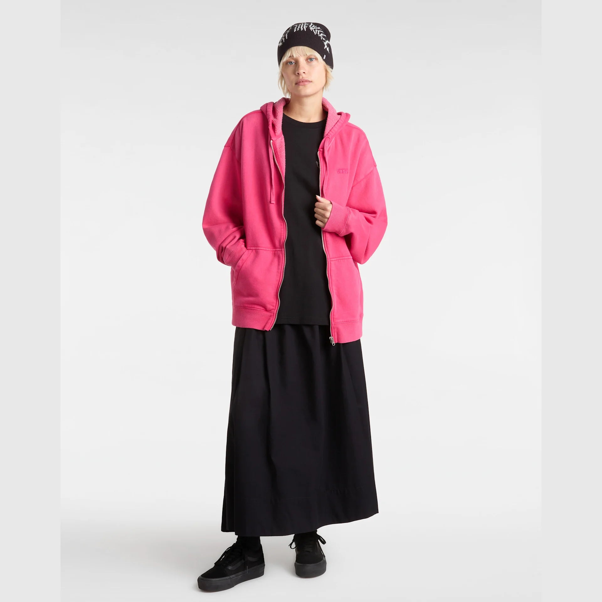 vans-metal-university-oversized-ss-black-vn000mcnblk1-5