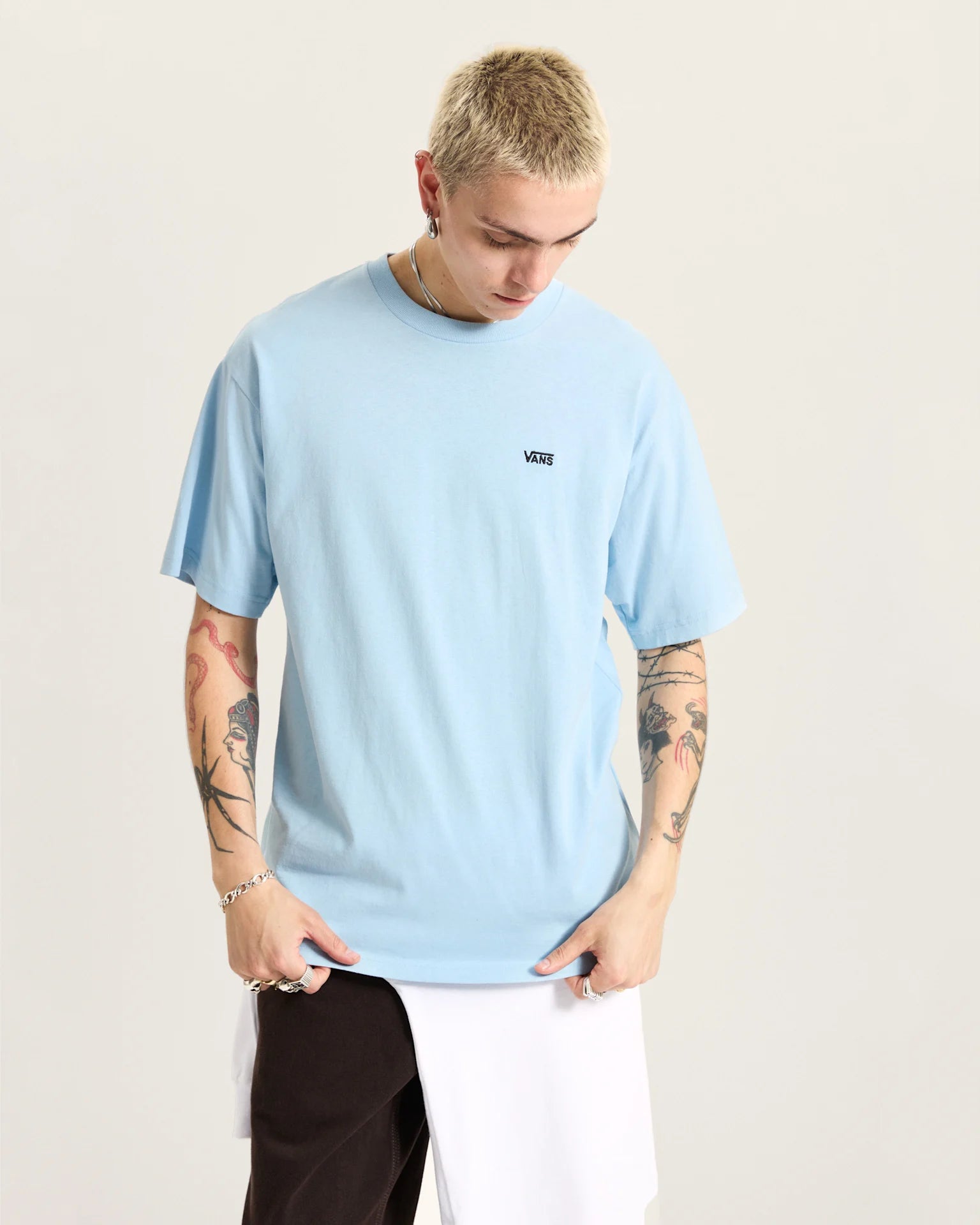 vans-left-chest-ii-loose-ss-cloud-blue-vn000p1peml1-3