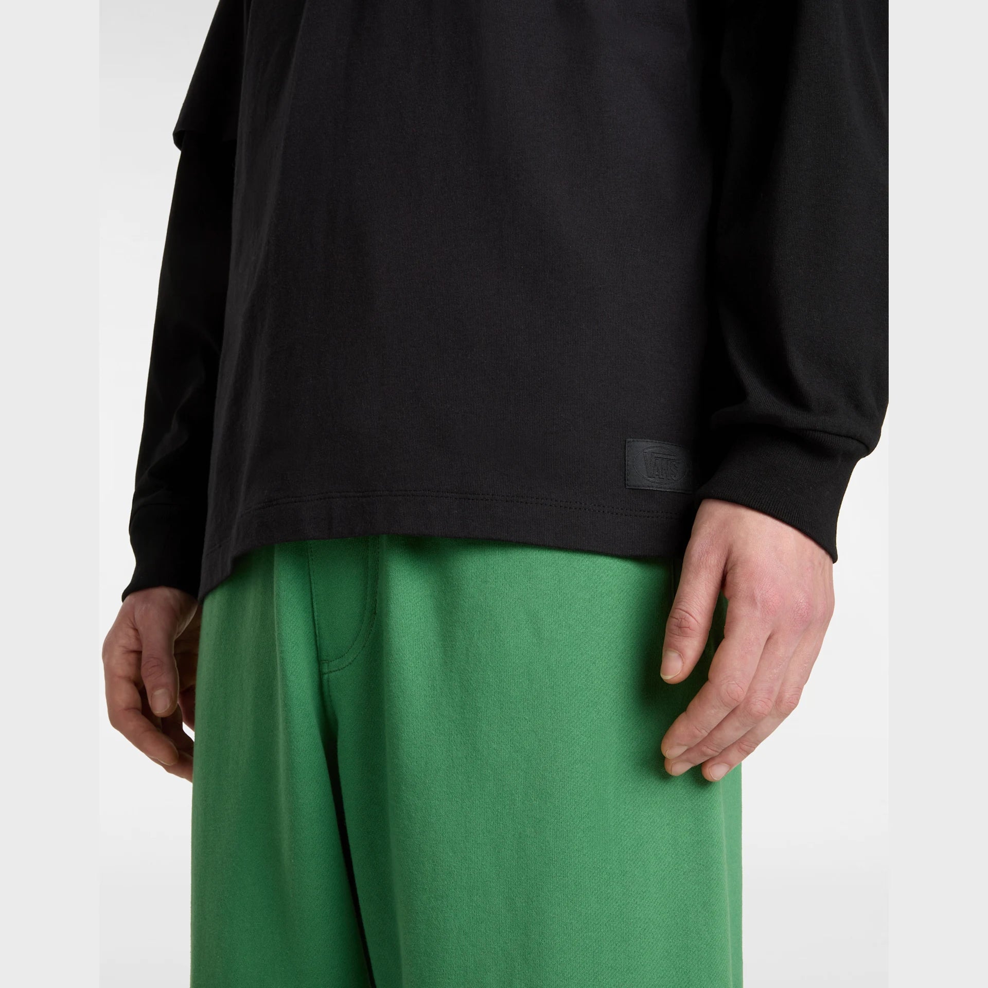 vans-left-chest-ii-loose-ls-black-vn000p1sblk1-7