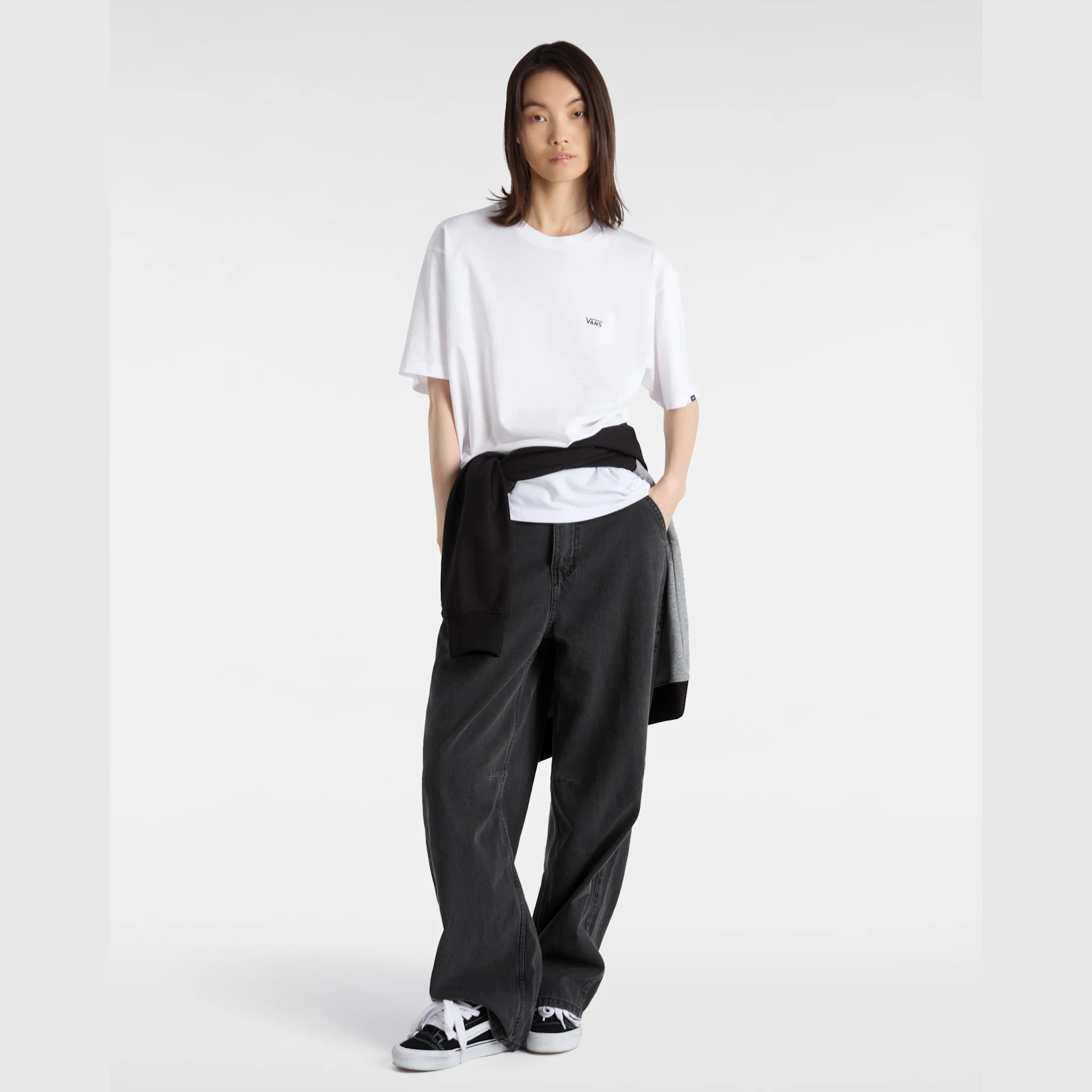 vans-left-chest-logo-tee-white/black-vn0a3czeyb21-9