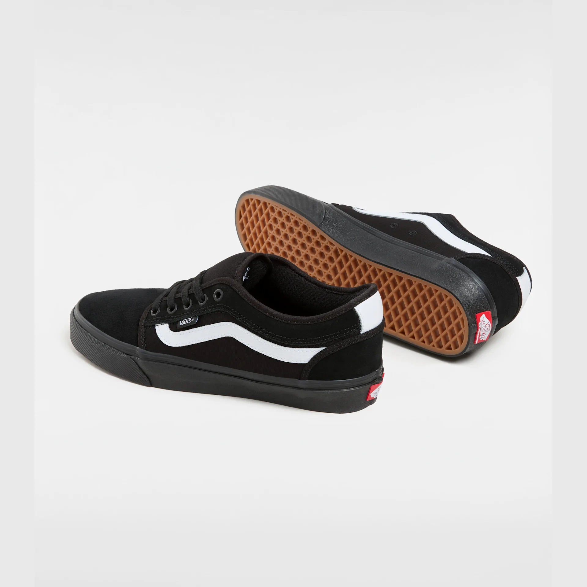 vans-mn-chukka-low-sidestripe-black/black/white-vn0a5kqzb8c1-3