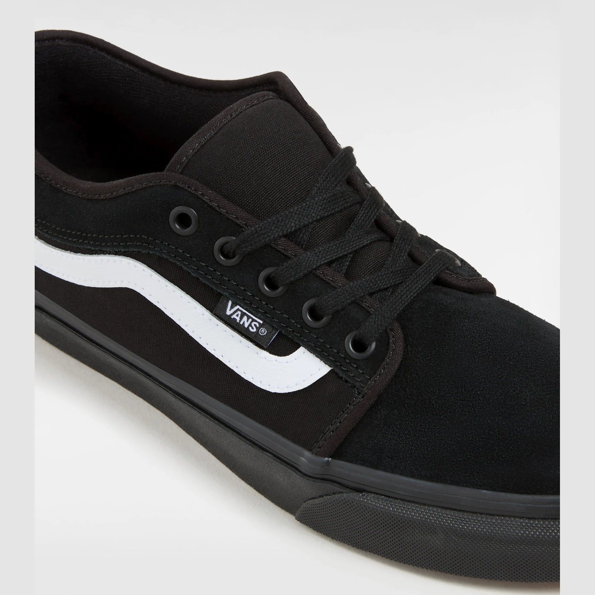 vans-mn-chukka-low-sidestripe-black/black/white-vn0a5kqzb8c1-4