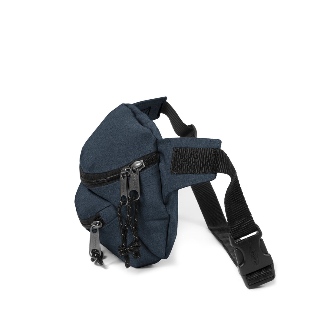 EASTPAK DOGGY BAG Core Series Contemporary JUNE SEASONALS Triple Denim Övtáska EK00007326W1 - 2