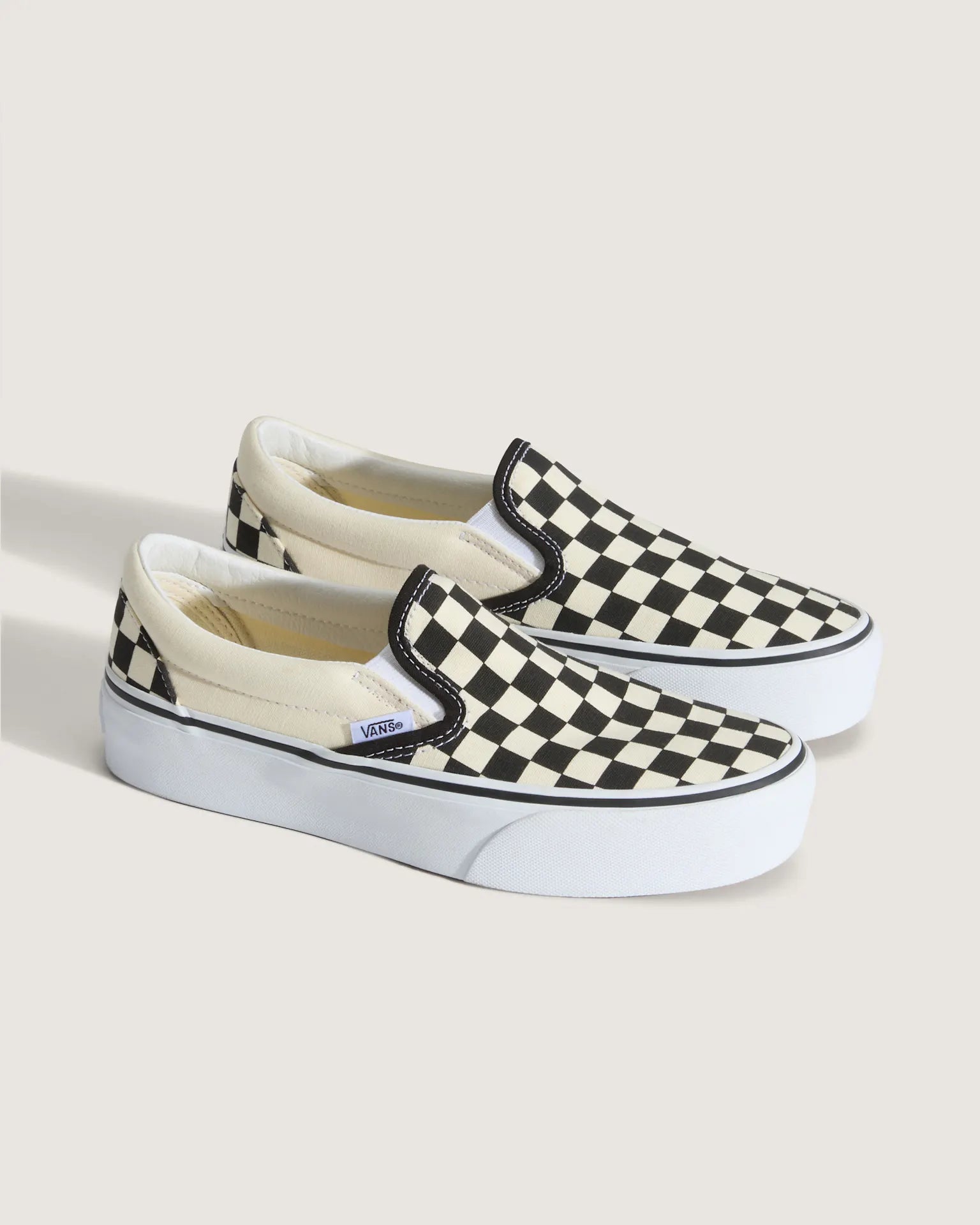 vans-ua-classic-slip-on-platform-blk&whtchckerboard/wht-vn00018ebww1-2