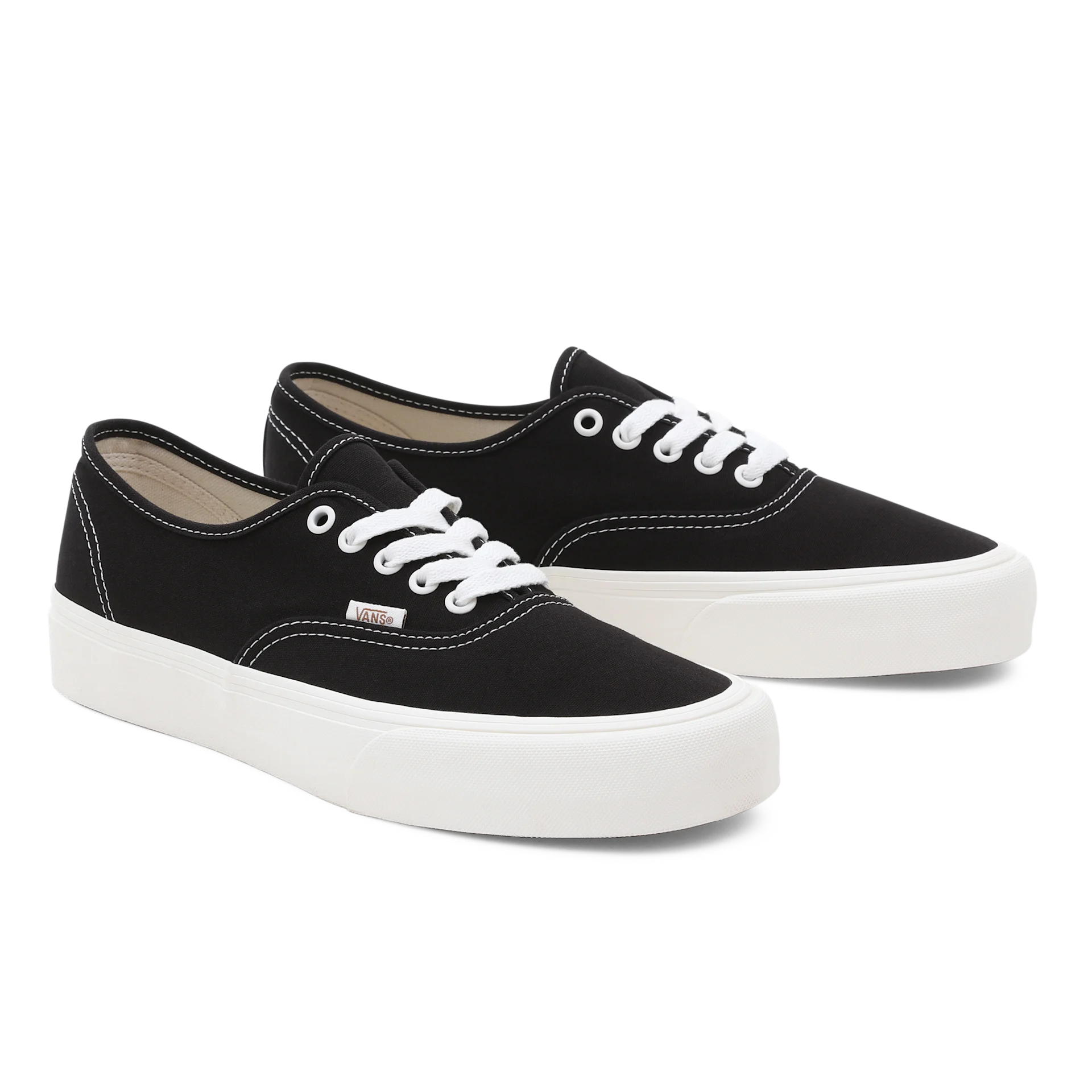 vans-ua-authentic-vr3-black/marshmallow-vn0005ud1kp1-1
