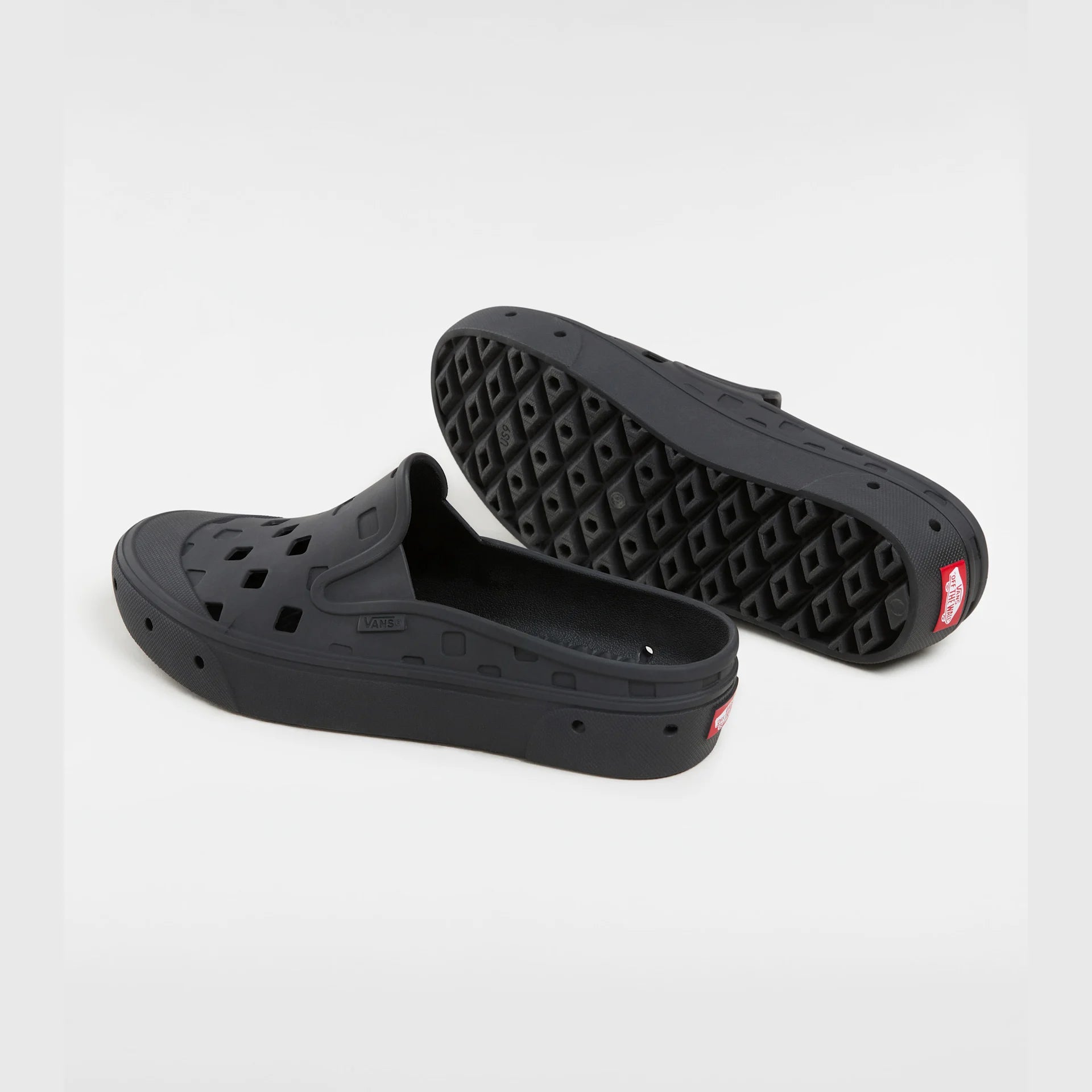 vans-mte-slip-on-mule-trk-black-vn0005v8blk1-3