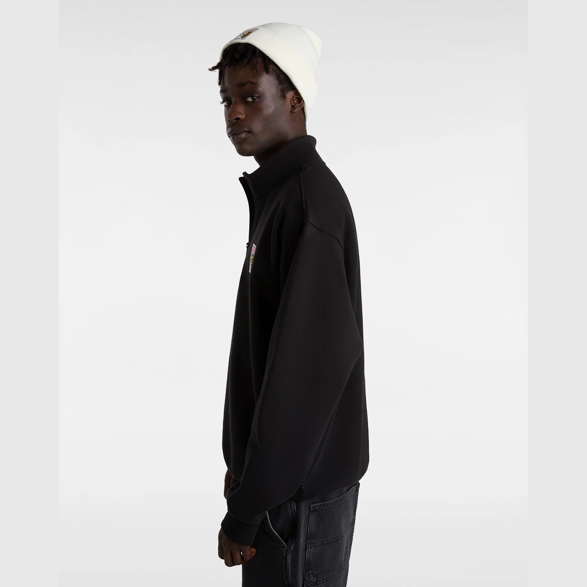 vans-ave-q-zip-q-zip-black-vn000693blk1-5