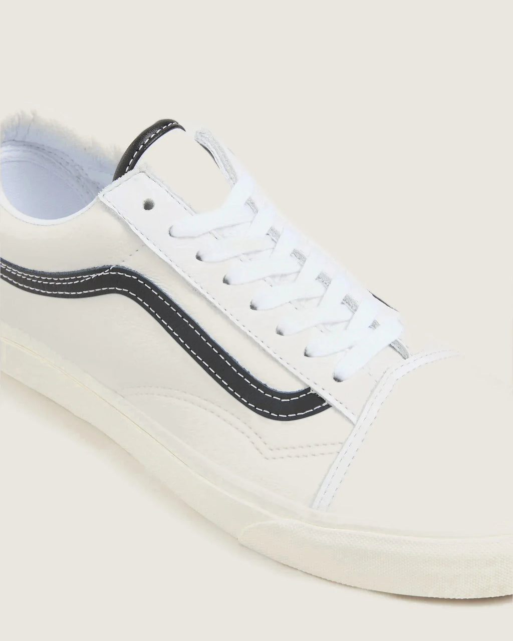 VANS UA Old Skool LEATHER WHITE/BLACK Cipő kép 4