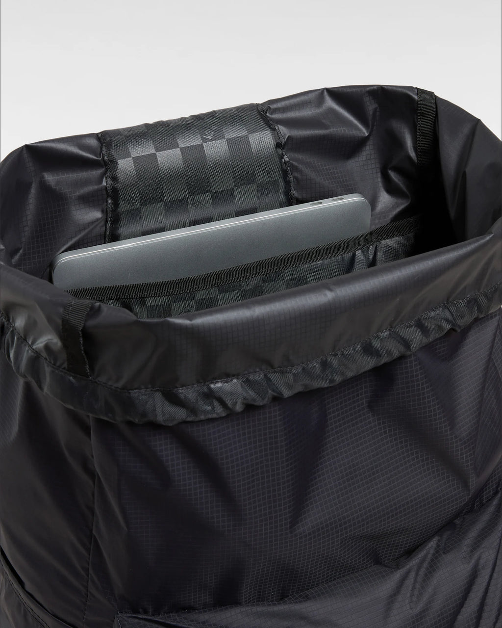 vans-old-skool-cinch-backpack-true-black-vn00082g9rj1-5