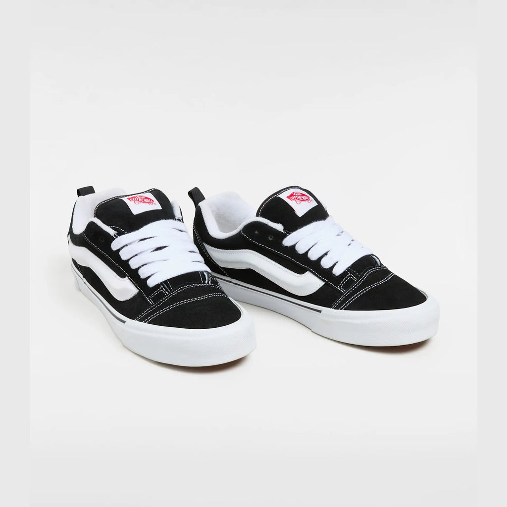 vans-knu-skool-black/true-white-vn0009qc6bt1-4