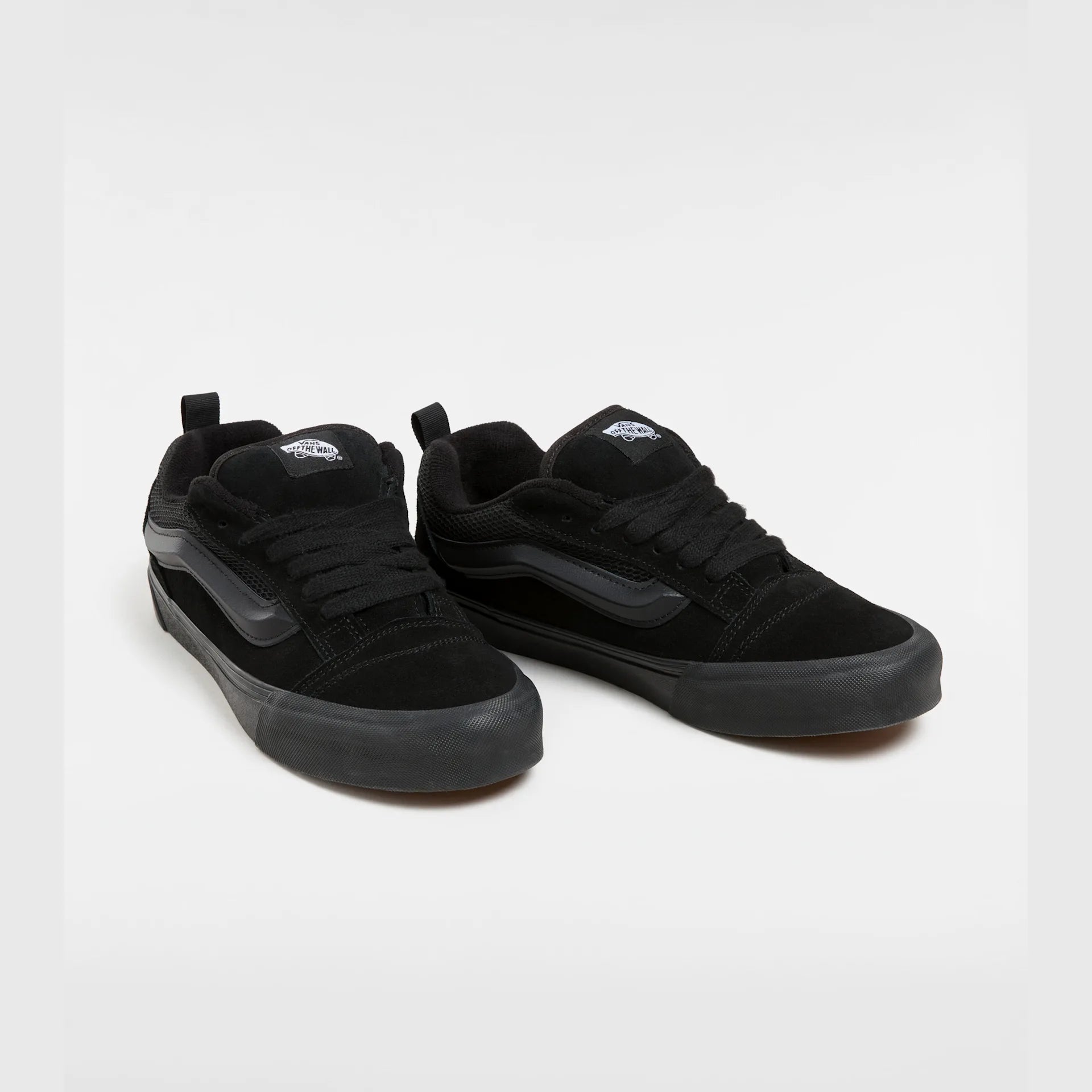 vans-knu-skool-black/black-vn0009qcbka1-2