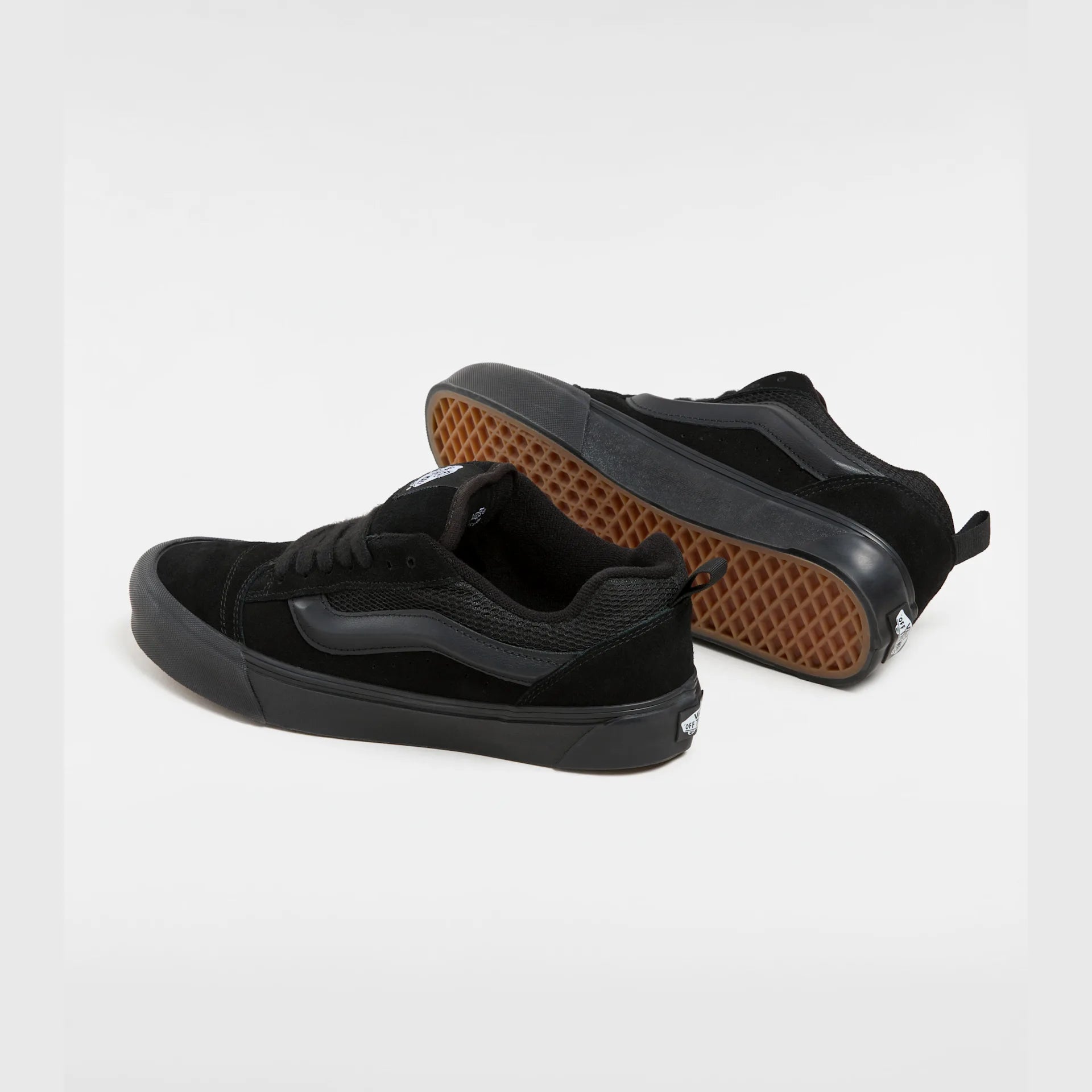 vans-knu-skool-black/black-vn0009qcbka1-3