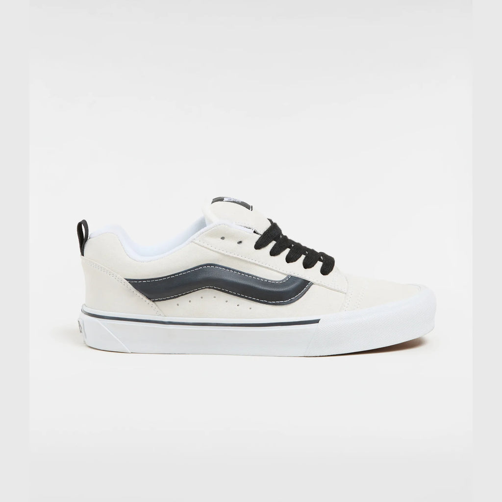 vans-knu-skool-suede-white/black-vn0009qcyb21-1