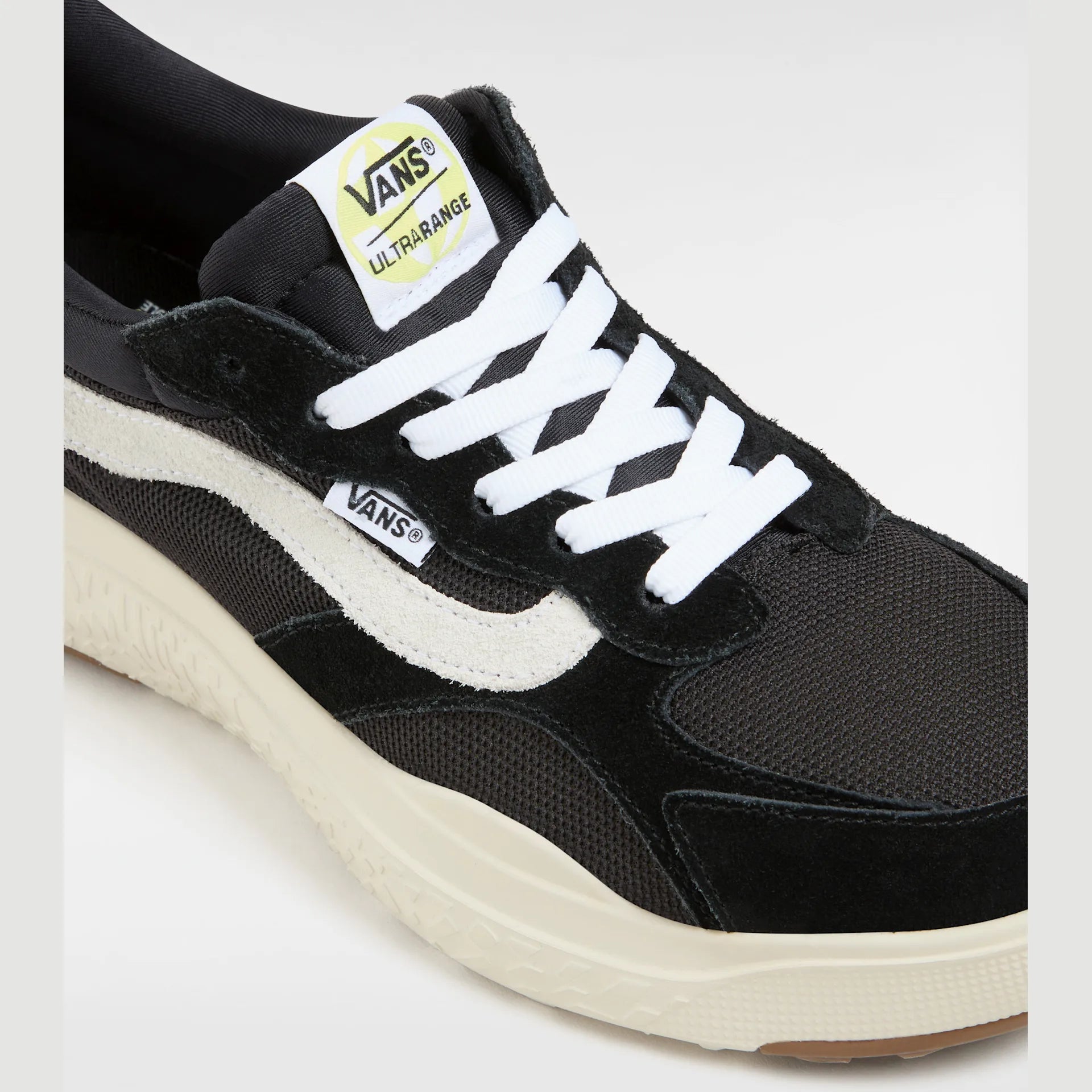 vans-mte-ultrarange-neo-vr3-black/white-vn000bceba21-4