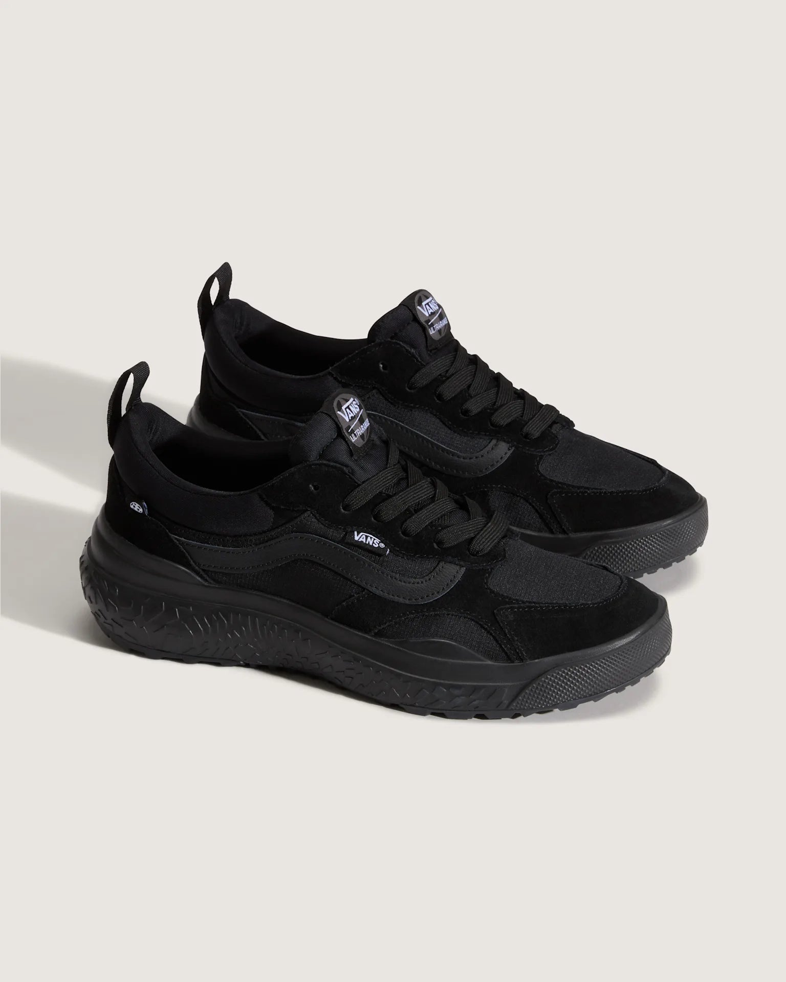 vans-mte-ultrarange-neo-vr3-black/black-vn000bcebka1-2