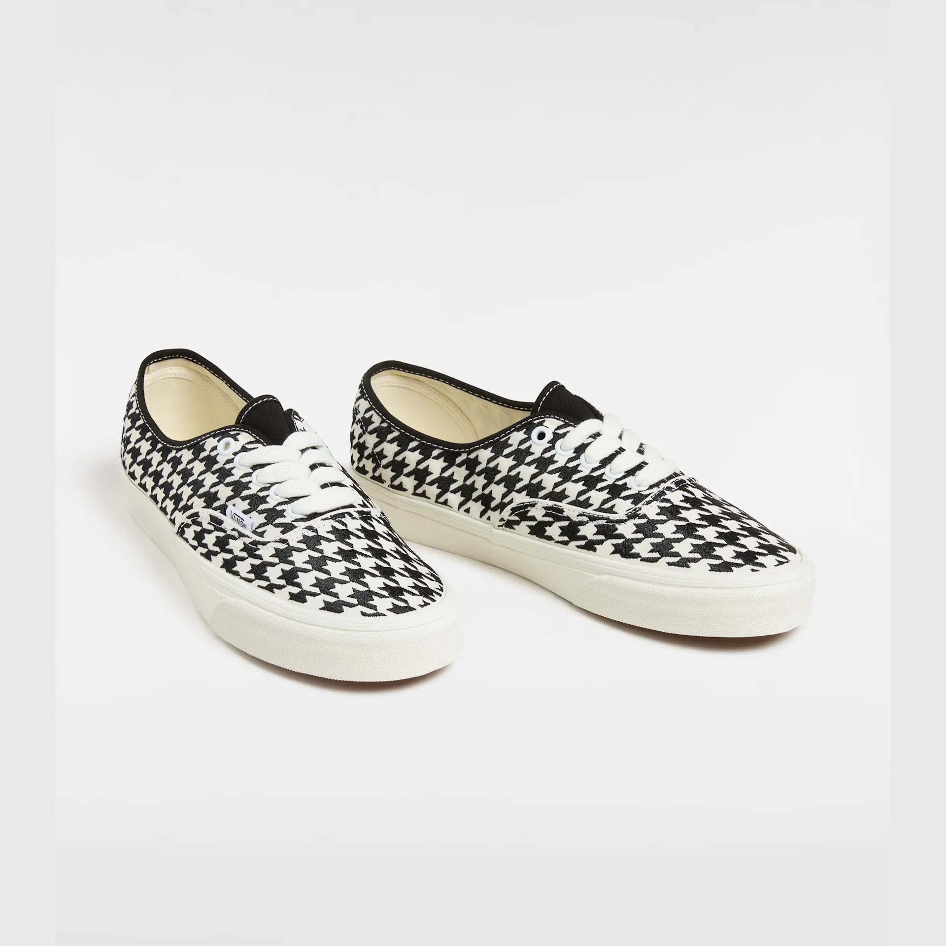 vans-authentic-houndstooth-white/black-vn000bw5yb21-2