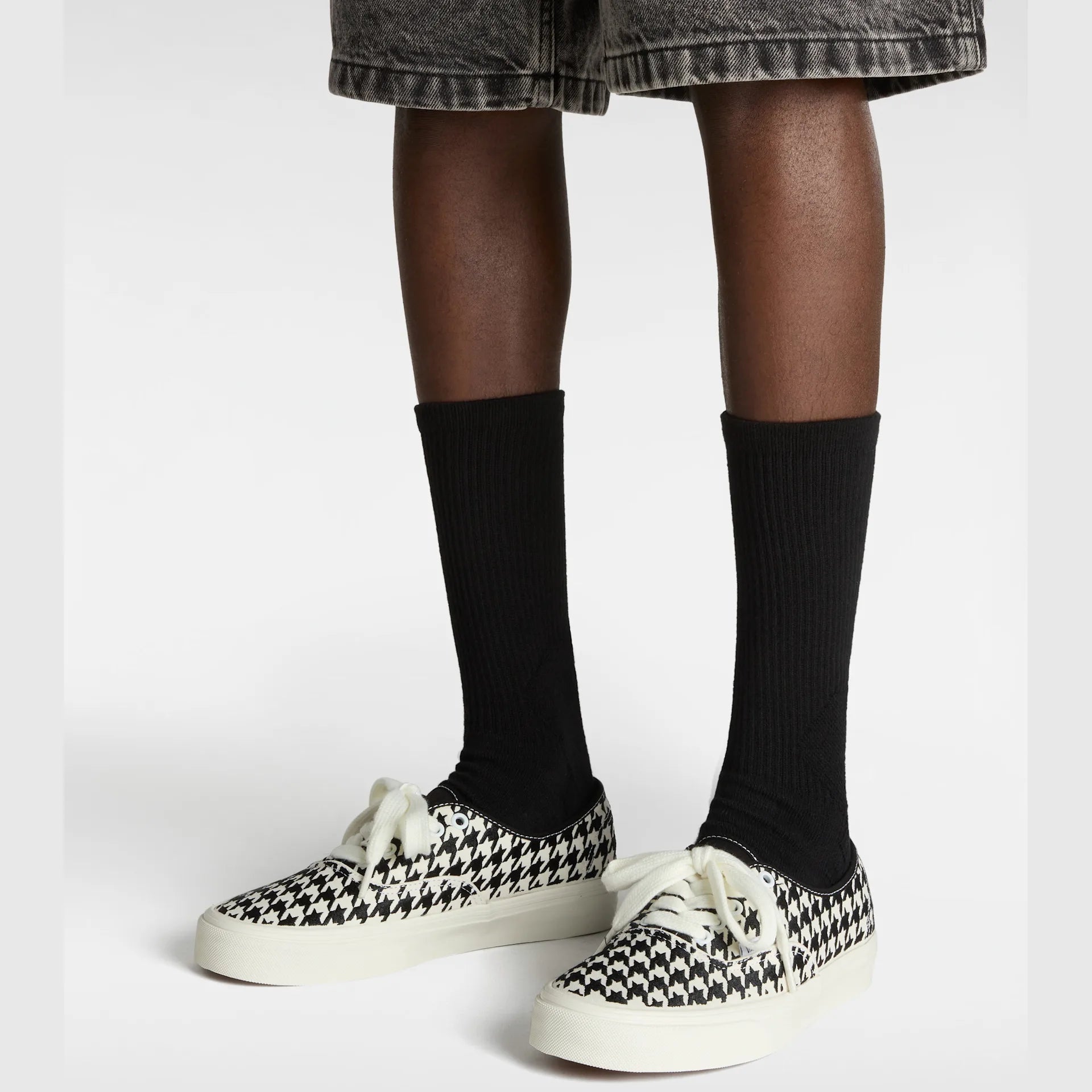 vans-authentic-houndstooth-white/black-vn000bw5yb21-5