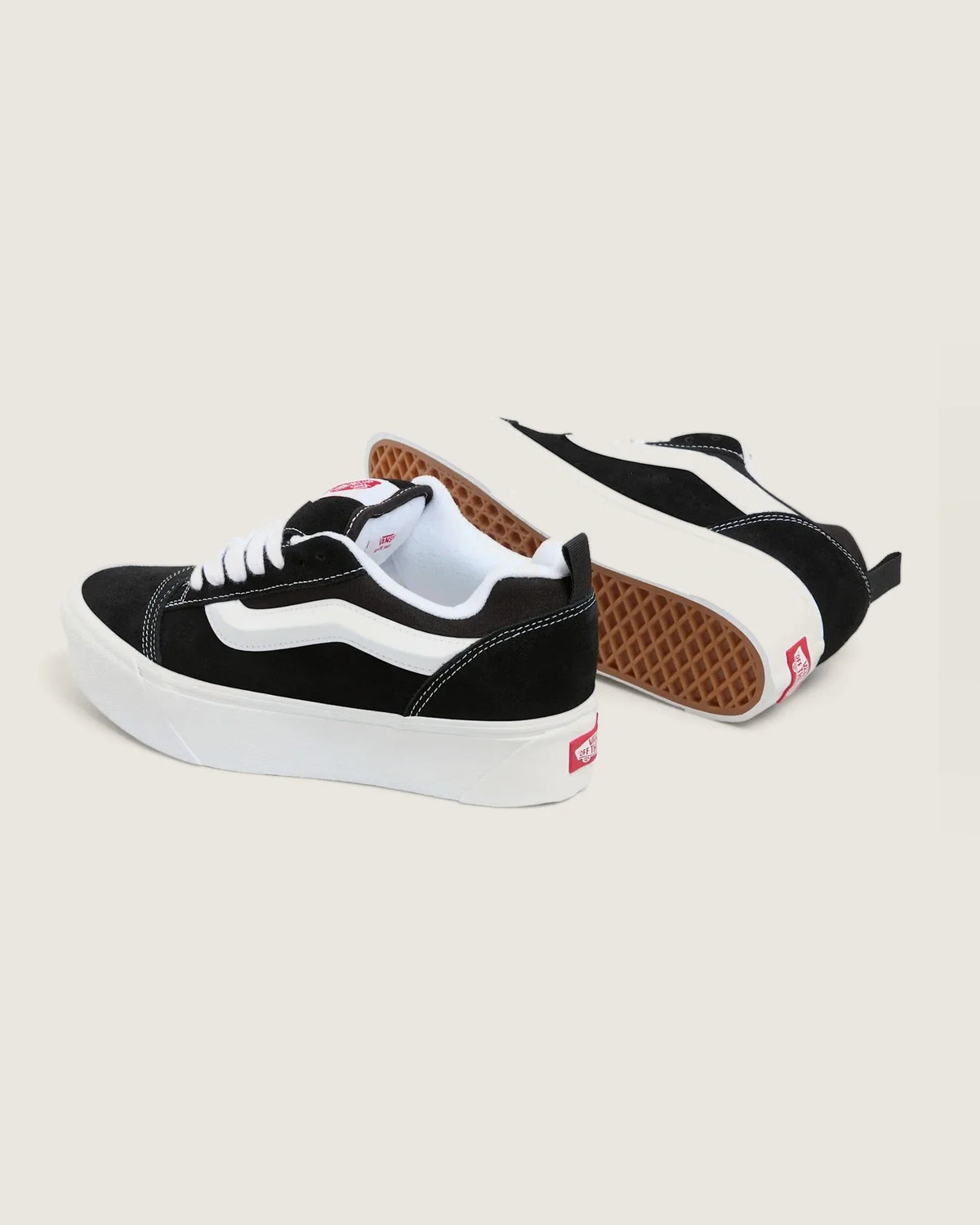 VANS Knu Stack Black/True White Cipő - 4