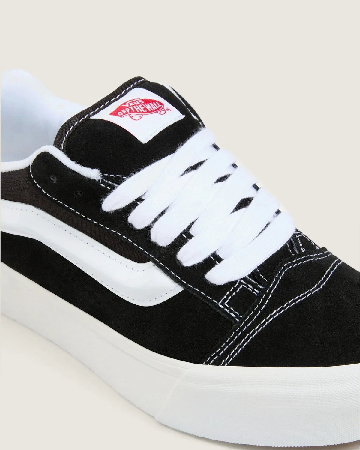 VANS Knu Stack Black/True White Cipő - 6