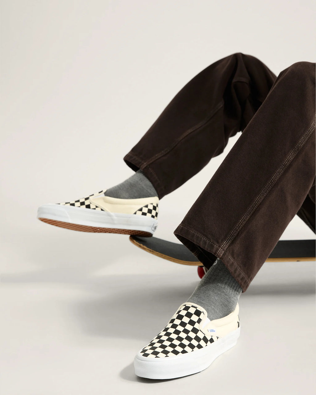 VANS LX Slip-On Reissue 98 LX CHECKERBOARD Black/Off White Cipő VN000CSE2BO1 - 8
