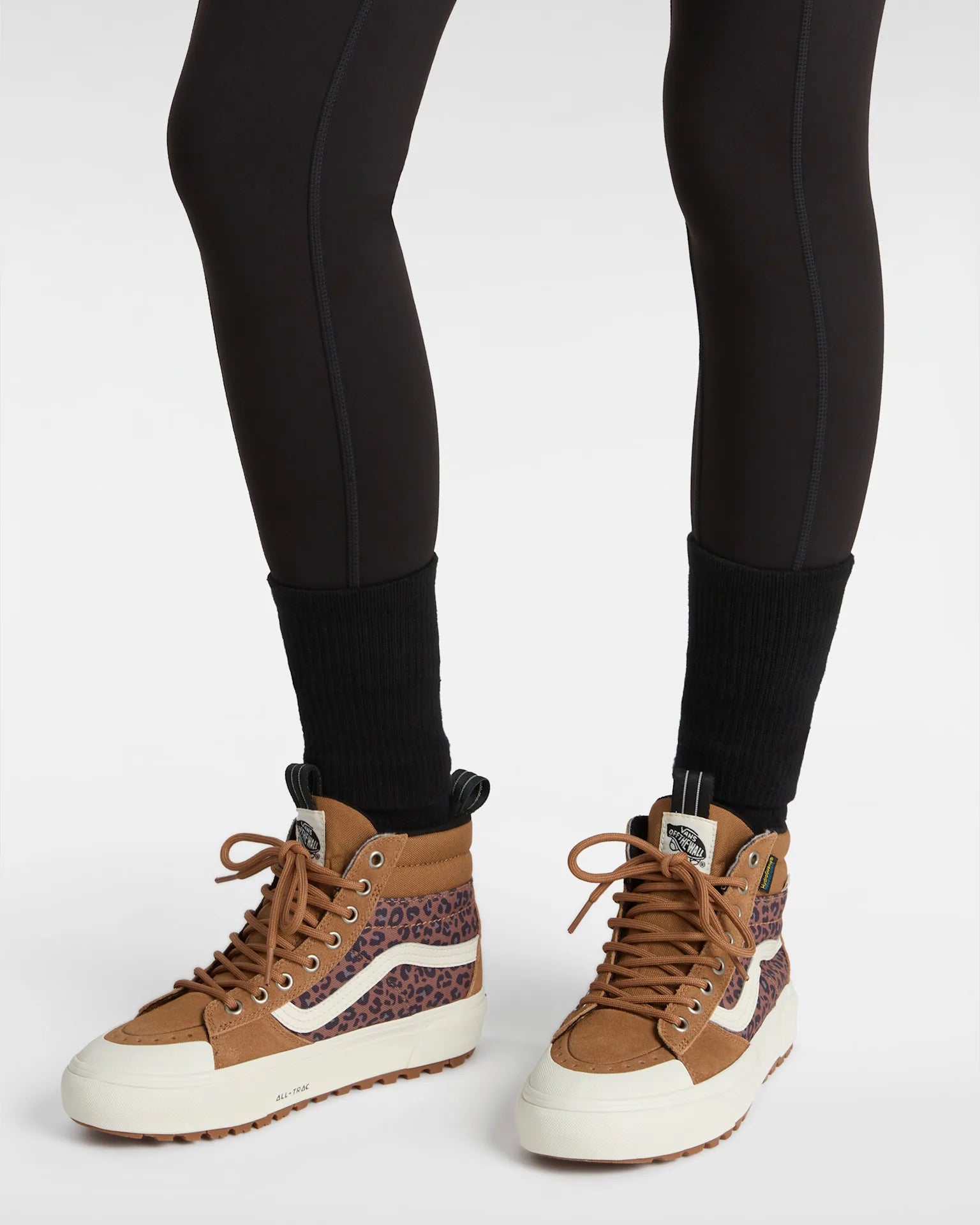 VANS MTE Sk8-Hi Waterproof MARS MARSHMALLOW/LEO Cipő VN000CVTUOV1 - 5
