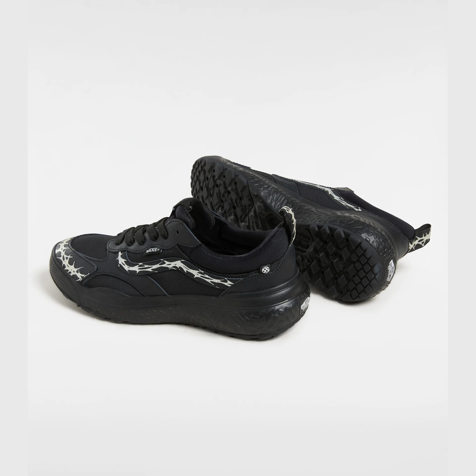 vans-mte-ultrarange-neo-vr3-reflective-matte-black/silver-mirror-vn000cwecvq1-3