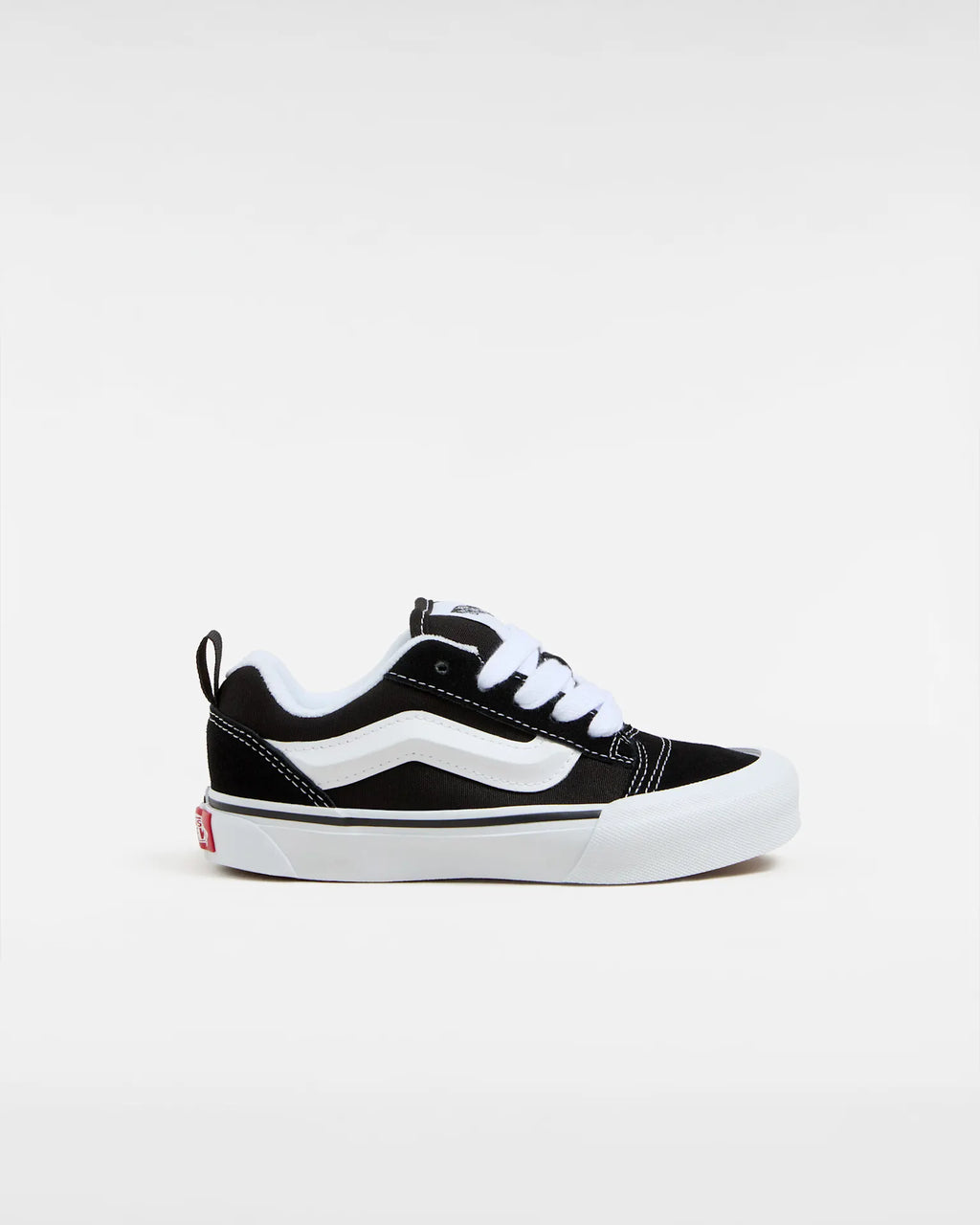 vans-knu-skool-black/true-white-vn000cyu6bt1-1