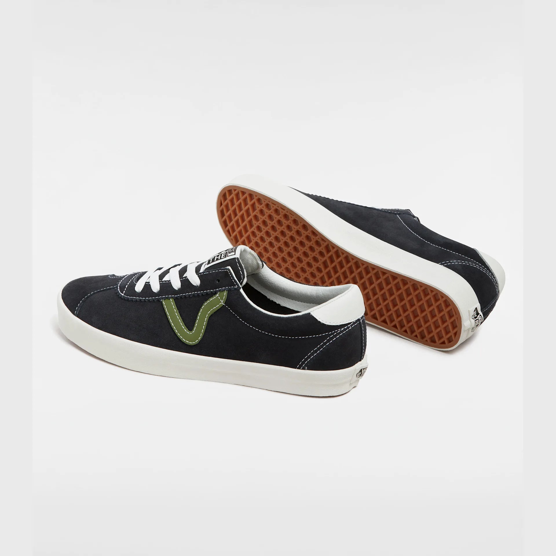 vans-sport-low-2-tone-suede-phantom-vn000d096rj1-3
