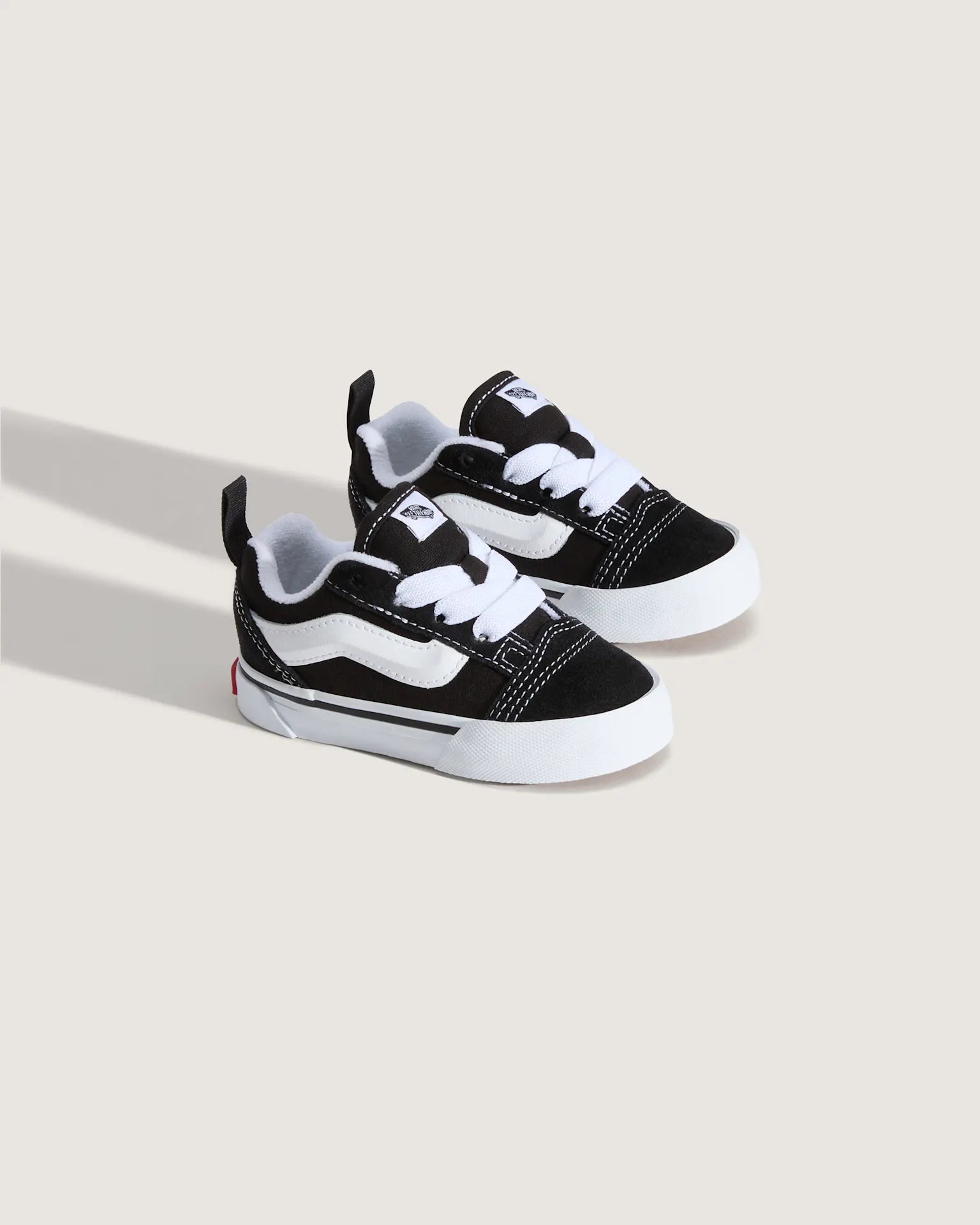 VANS Knu Skool Elastic Lace B Black/True Whit Cipő VN000D0K6BT1 - 2