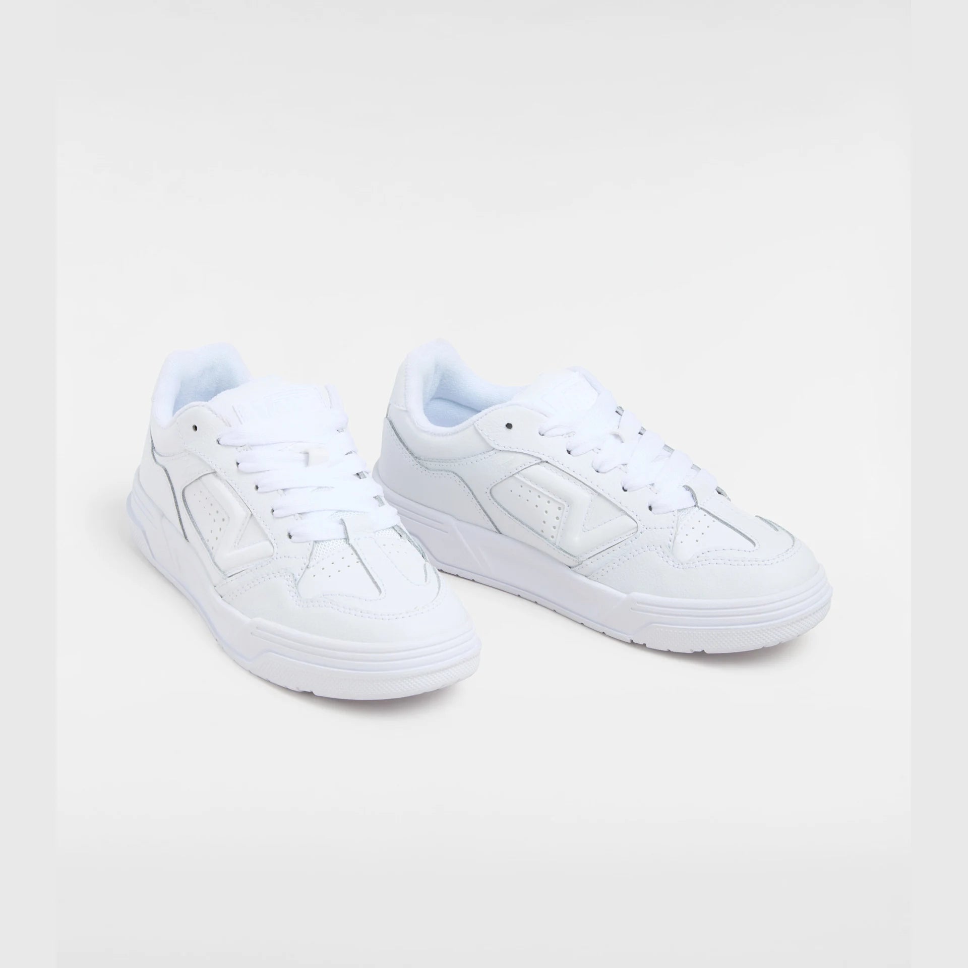 vans-upland-white/white-vn000d1hwww1-2
