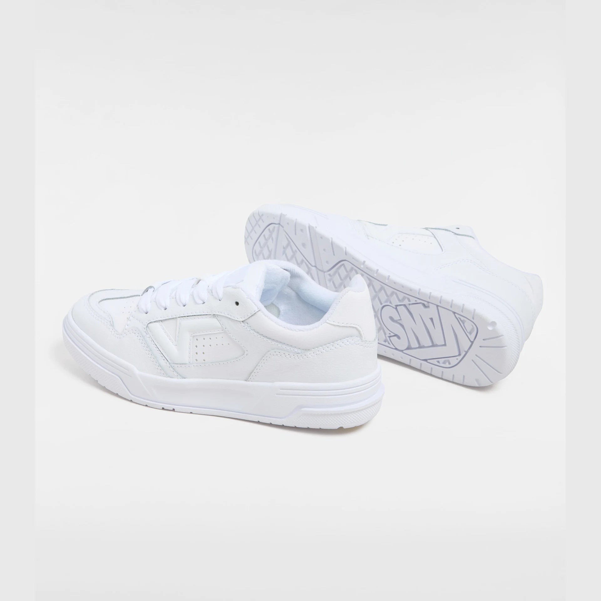 vans-upland-white/white-vn000d1hwww1-3