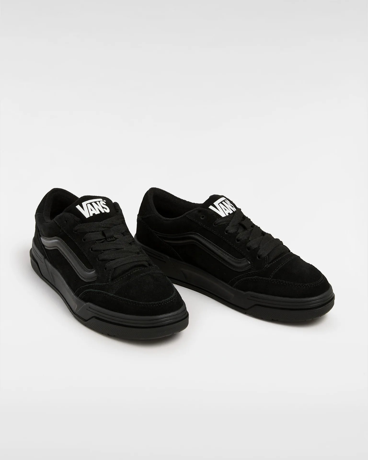 vans-hylane-black/black-vn000d1jbka1-2