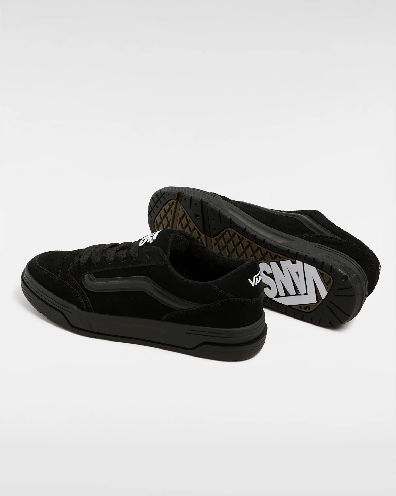 vans-hylane-black/black-vn000d1jbka1-3
