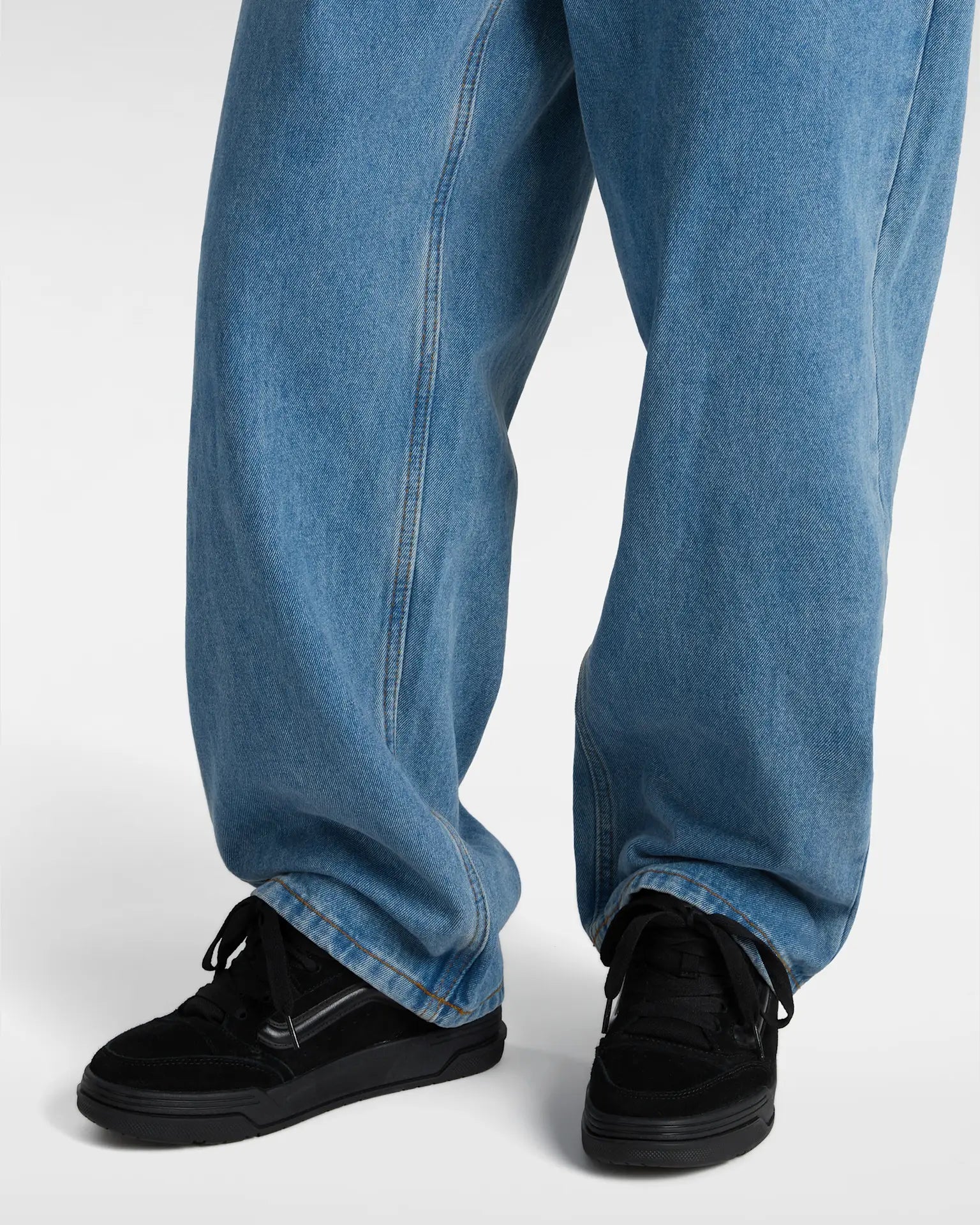 vans-hylane-black/black-vn000d1jbka1-5