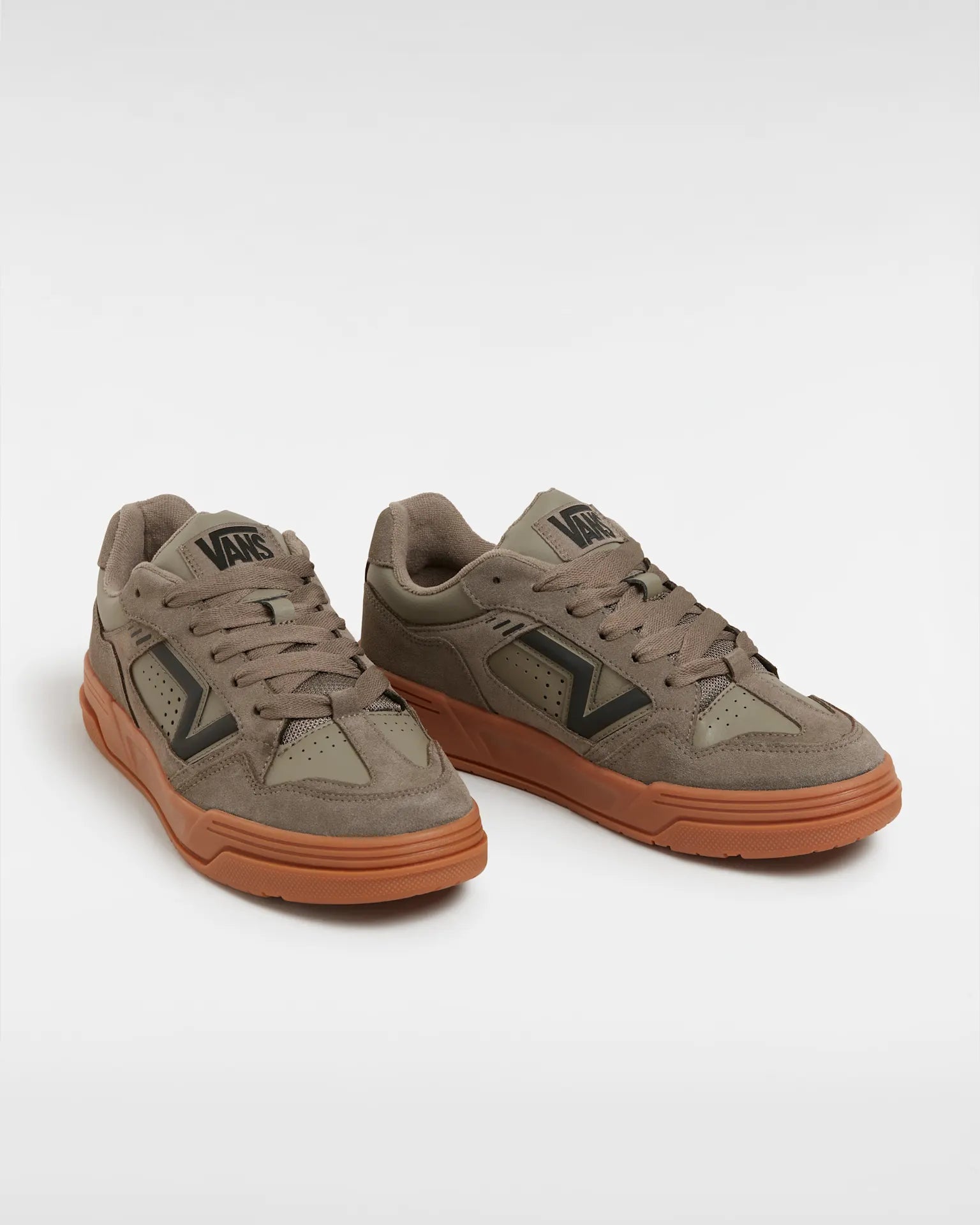 vans-upland-suede-bungee-cord-vn000d259jc1-2
