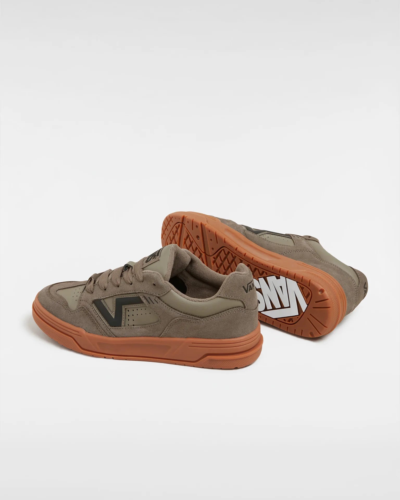 vans-upland-suede-bungee-cord-vn000d259jc1-3