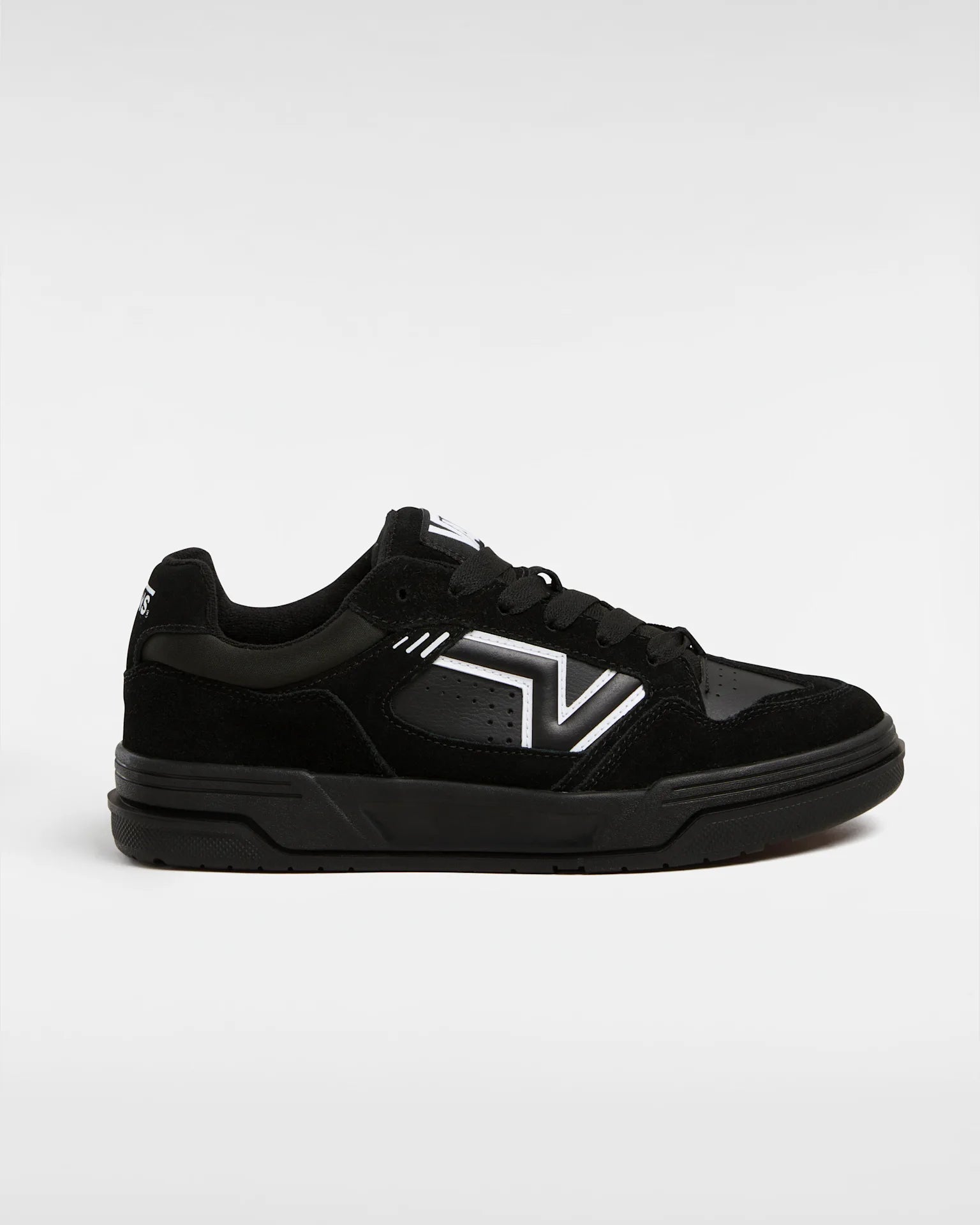vans-upland-black/black/white-vn000d25b8c1-1